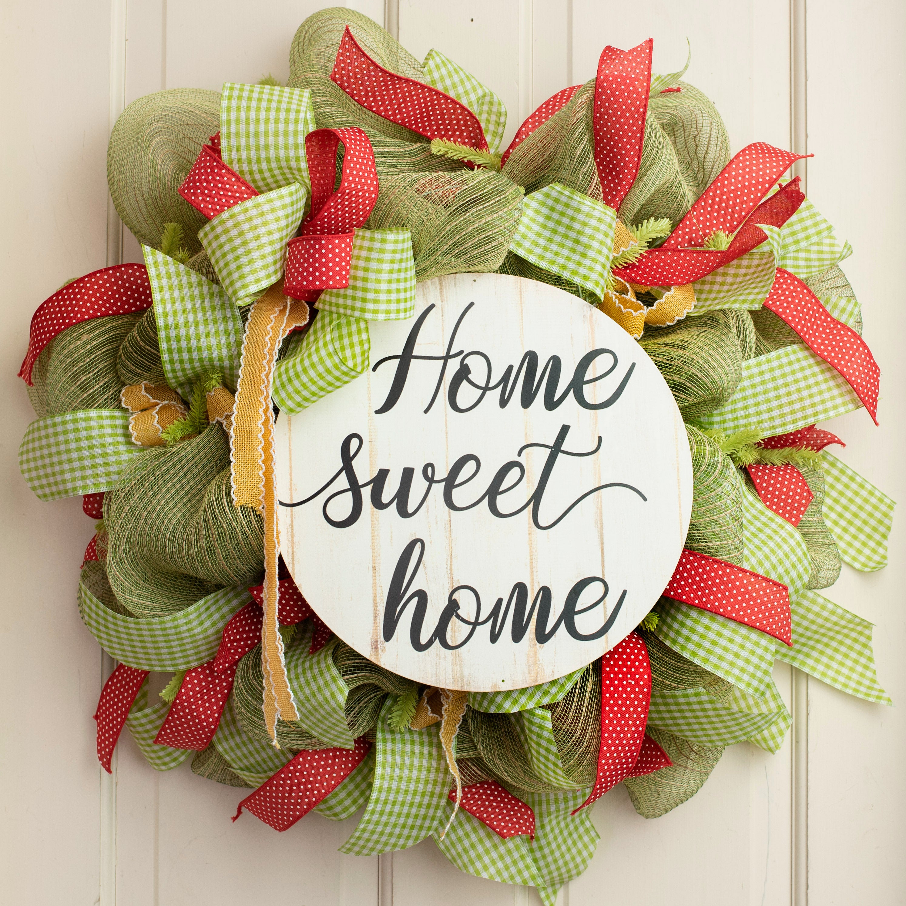 12" Round Metal Sign: Home Sweet Home Lifestyle Photo