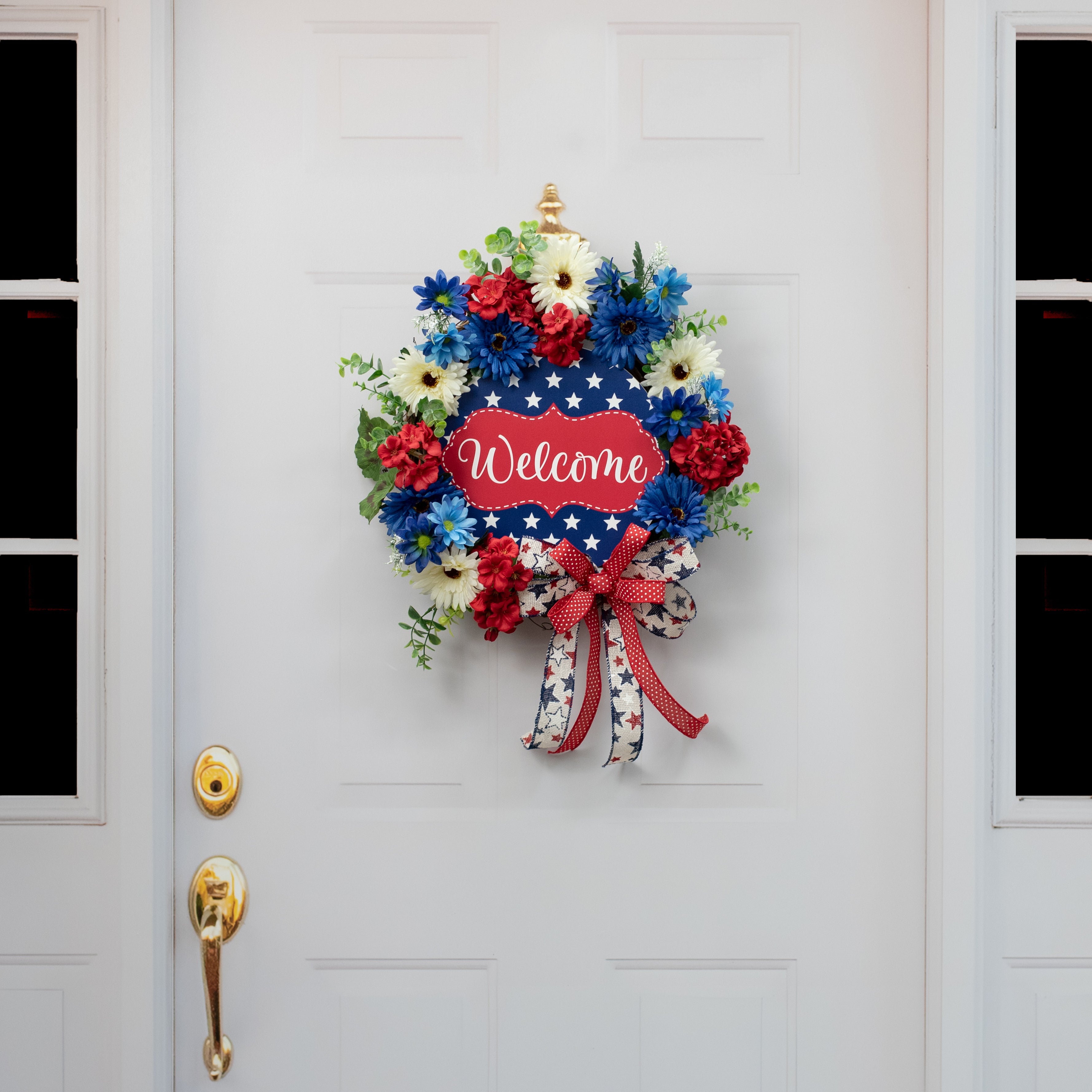 10.5" Round Waterproof Sign: Scalloped Welcome Patriotic Stars detail photo 4