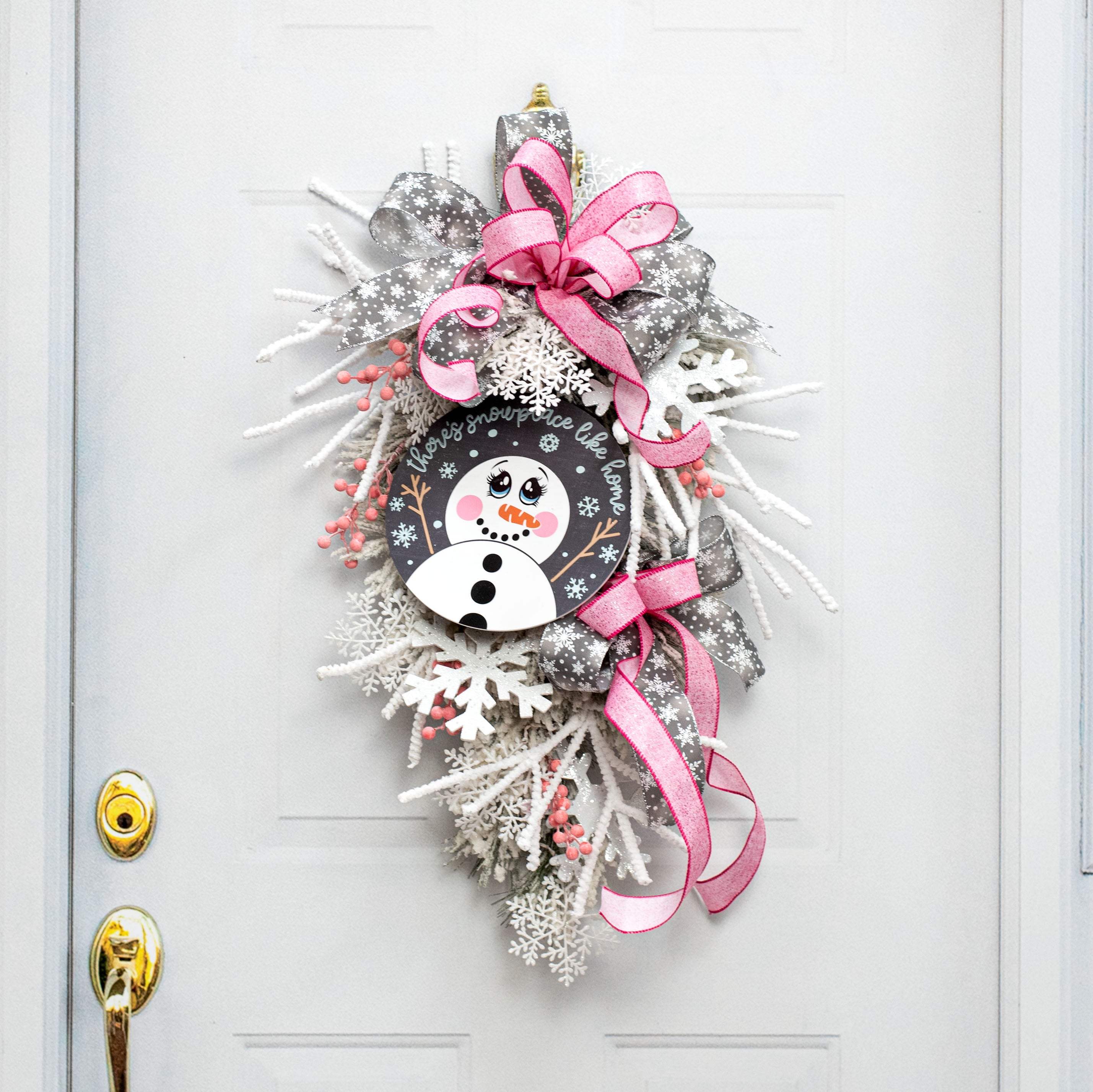 9.4" Round Waterproof Sign: Snowplace Like Home Lifestyle Photo
