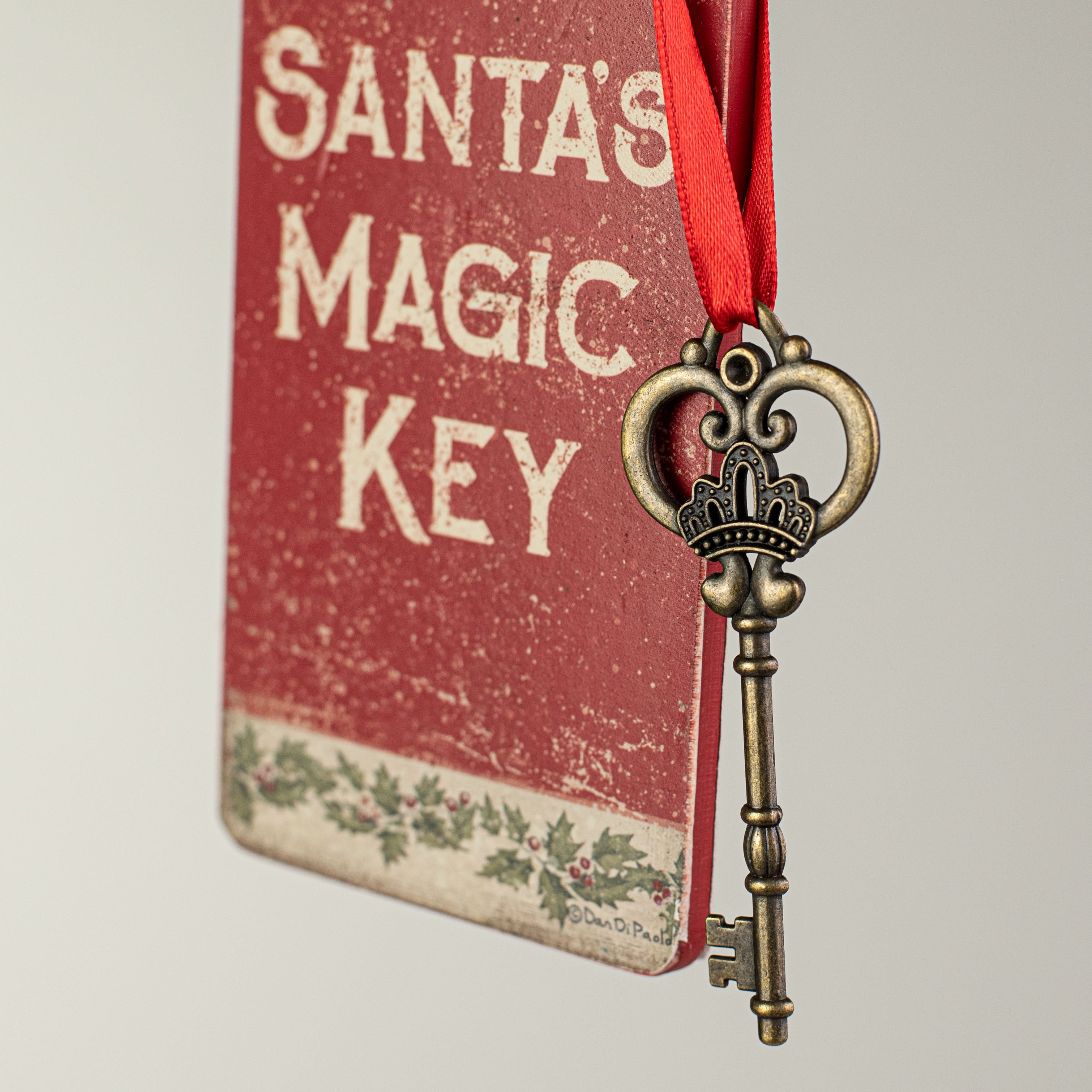 6" Santa Magic Key Ornament detail photo 4