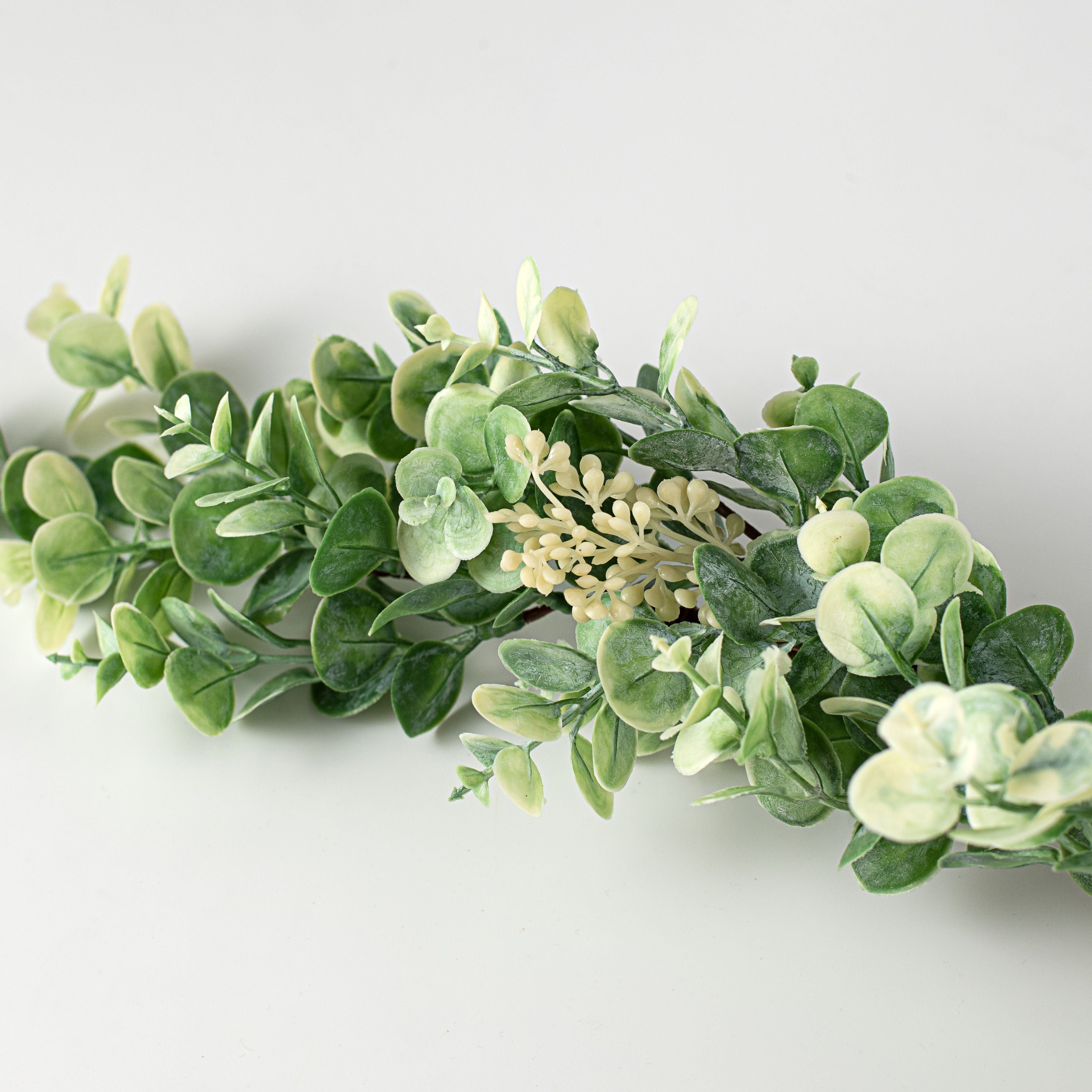 4' Seeded Baby Eucalyptus Garland detail photo 3