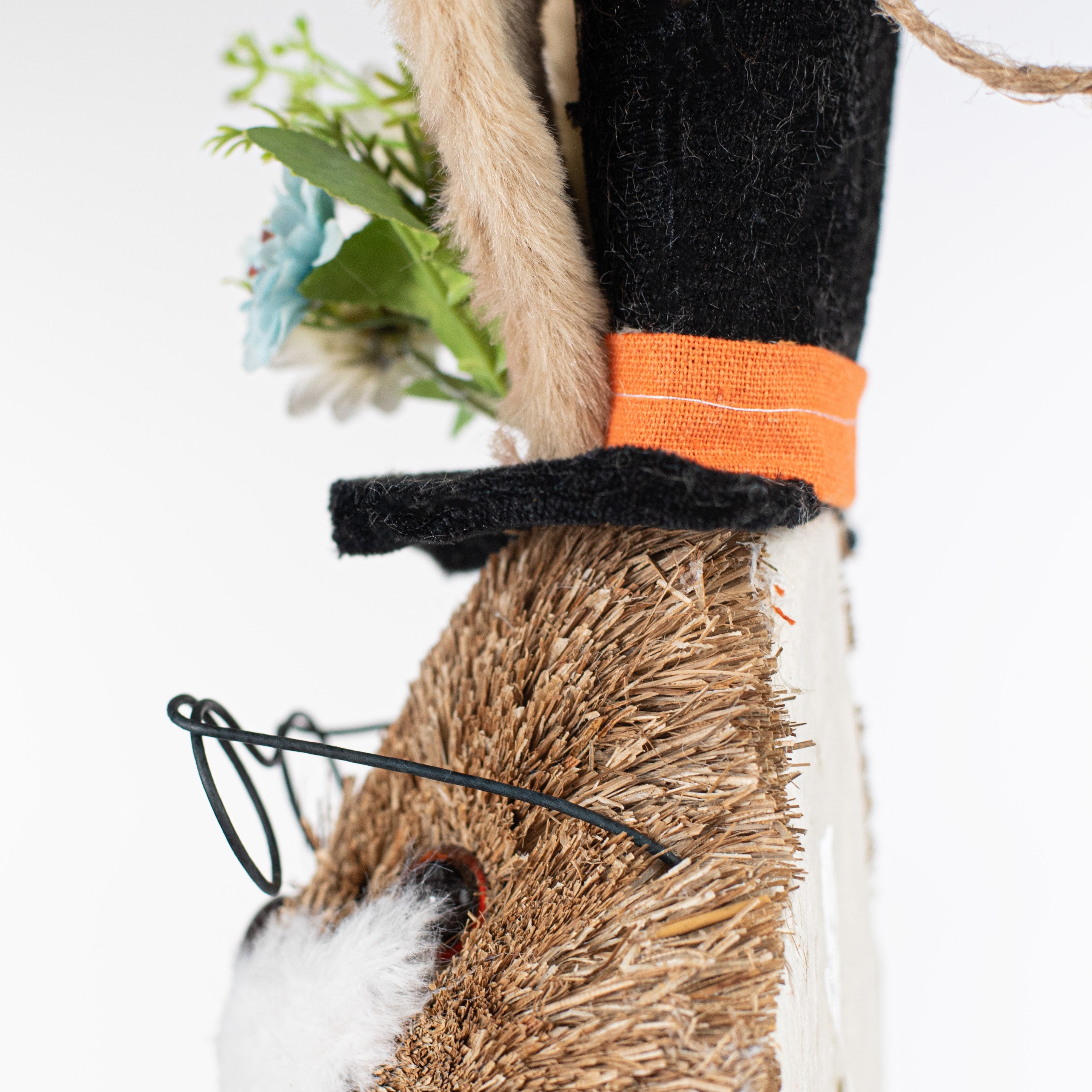 22" Sisal Top Hat Bunny Rabbit: Orange detail photo 3