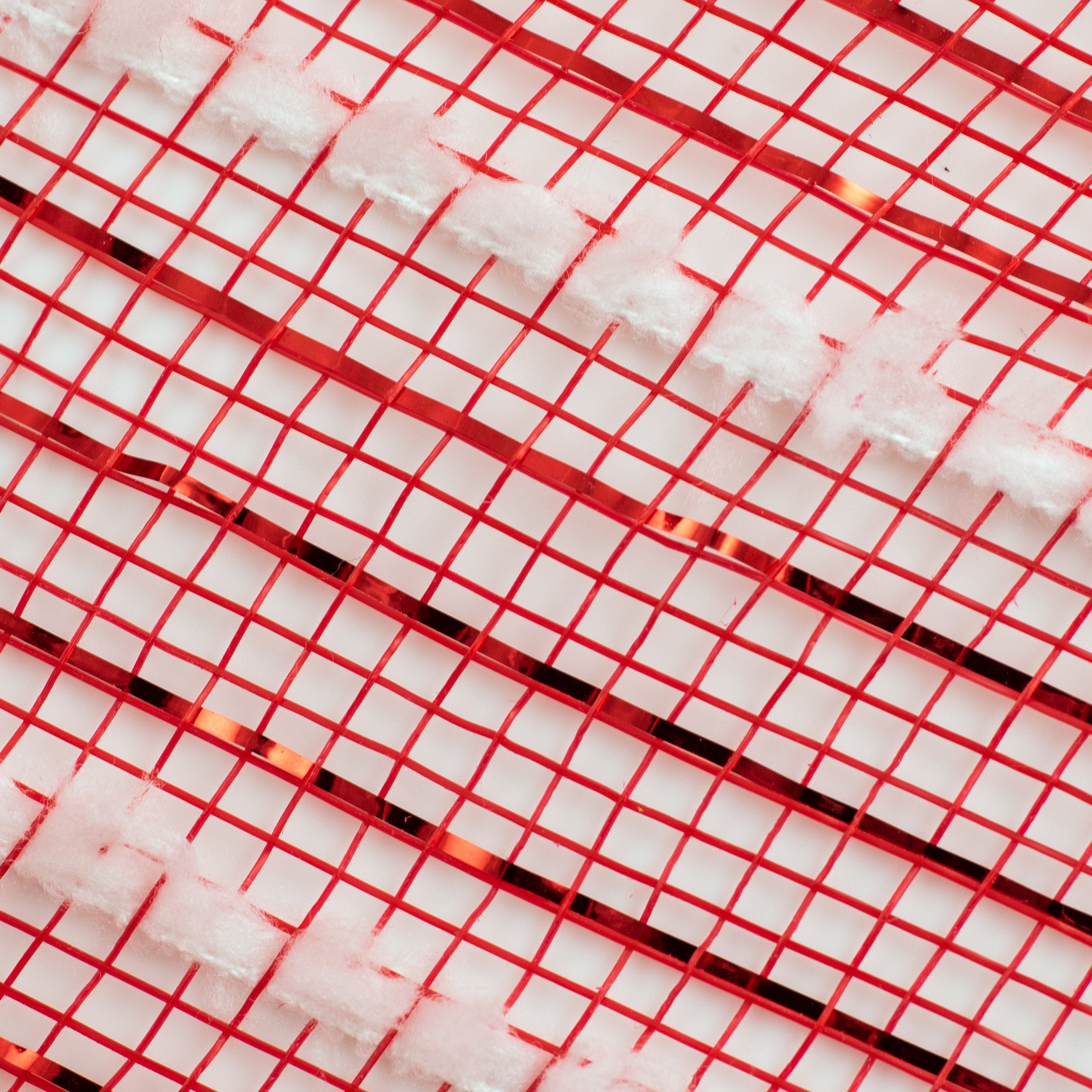 10" Snowdrift Deco Mesh: Red Foil & White detail photo 3