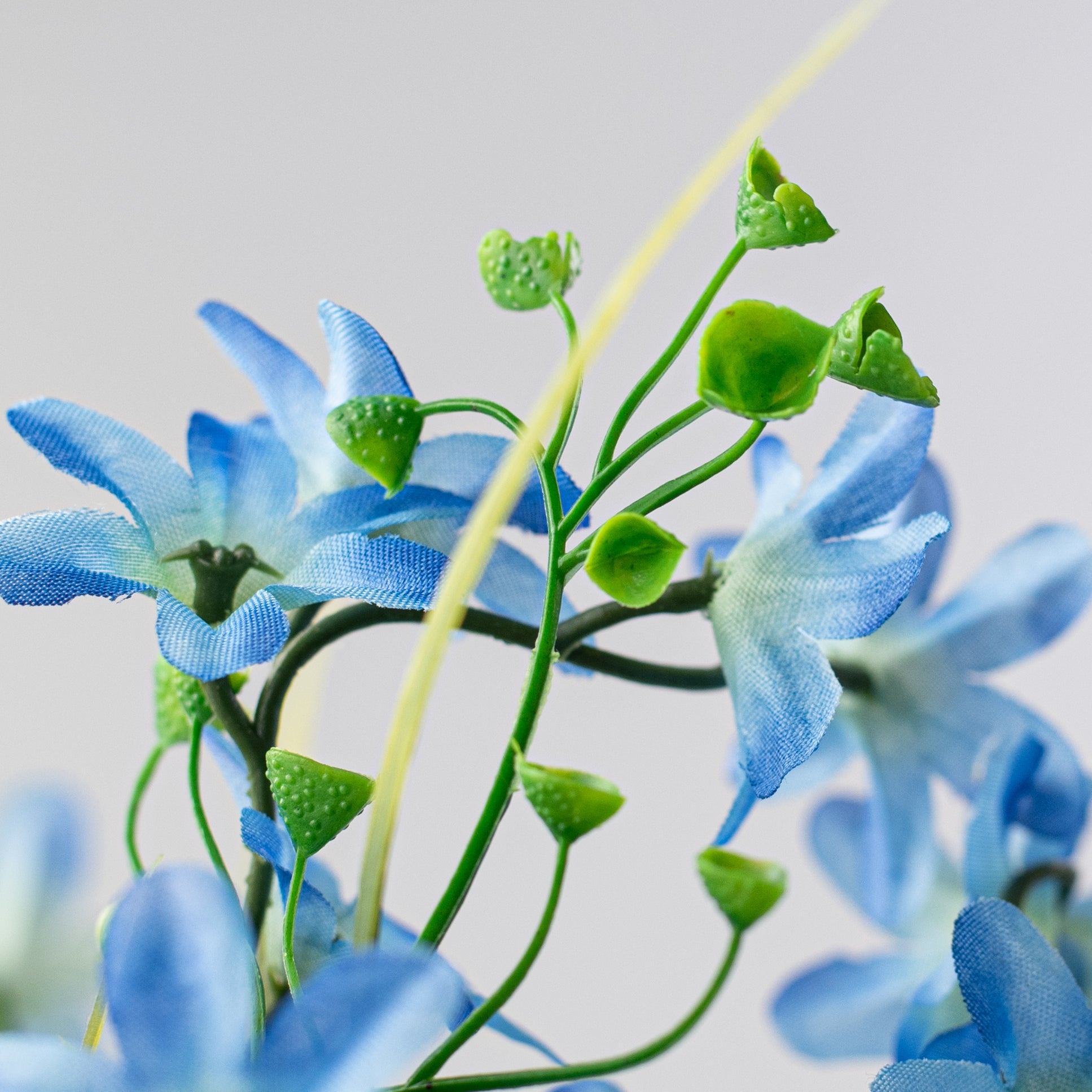 19" Star Blossom Bush: Blue detail photo 3