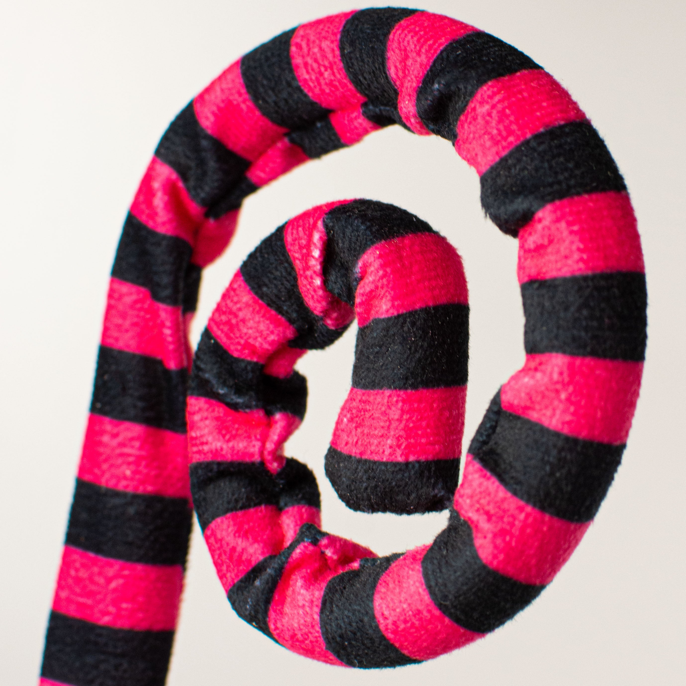 29" Stripe Spiral Curly Spray: Fuchsia & Black detail photo 4