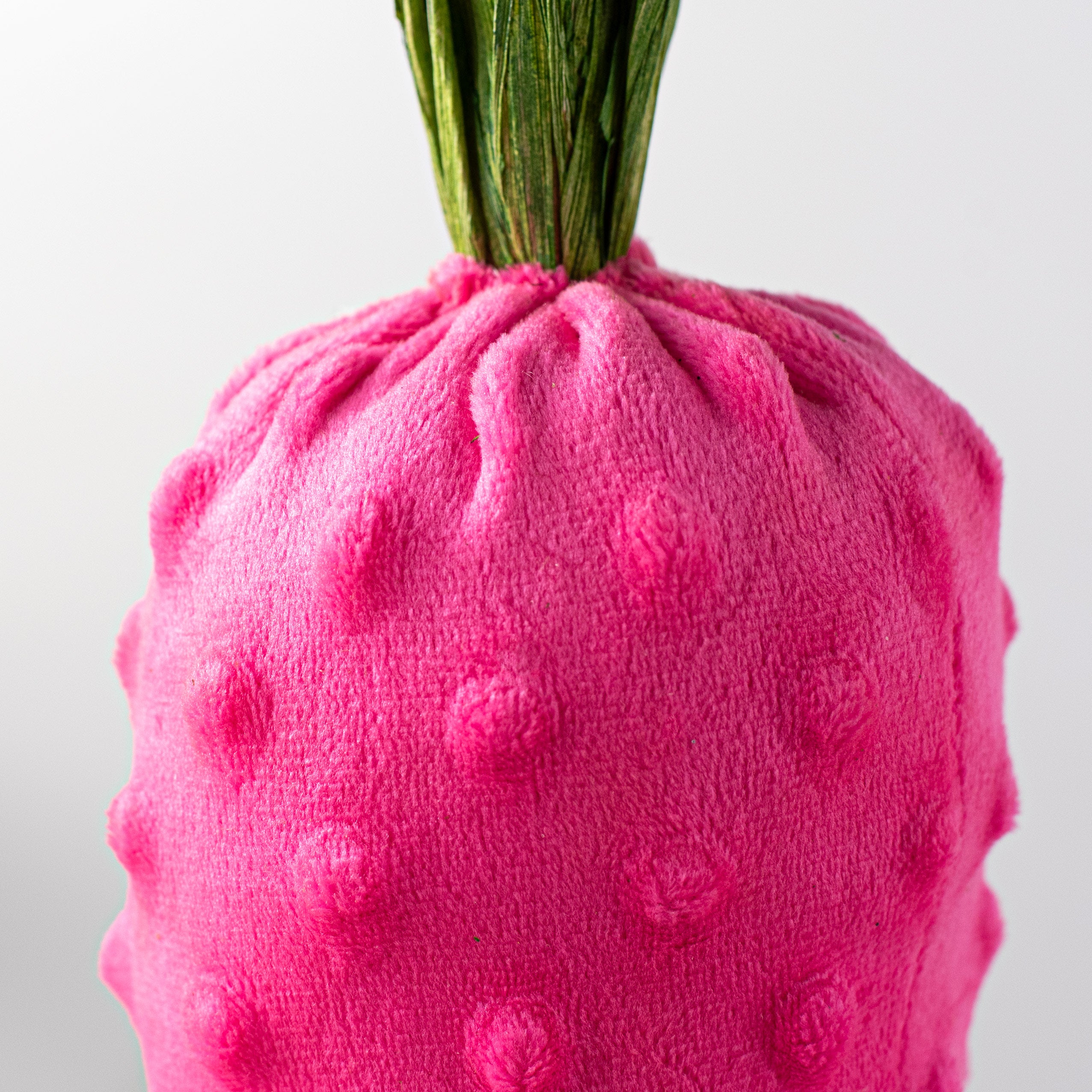 20" Swiss Dot Faux Fur Carrot: Fuchsia Pink detail photo 4