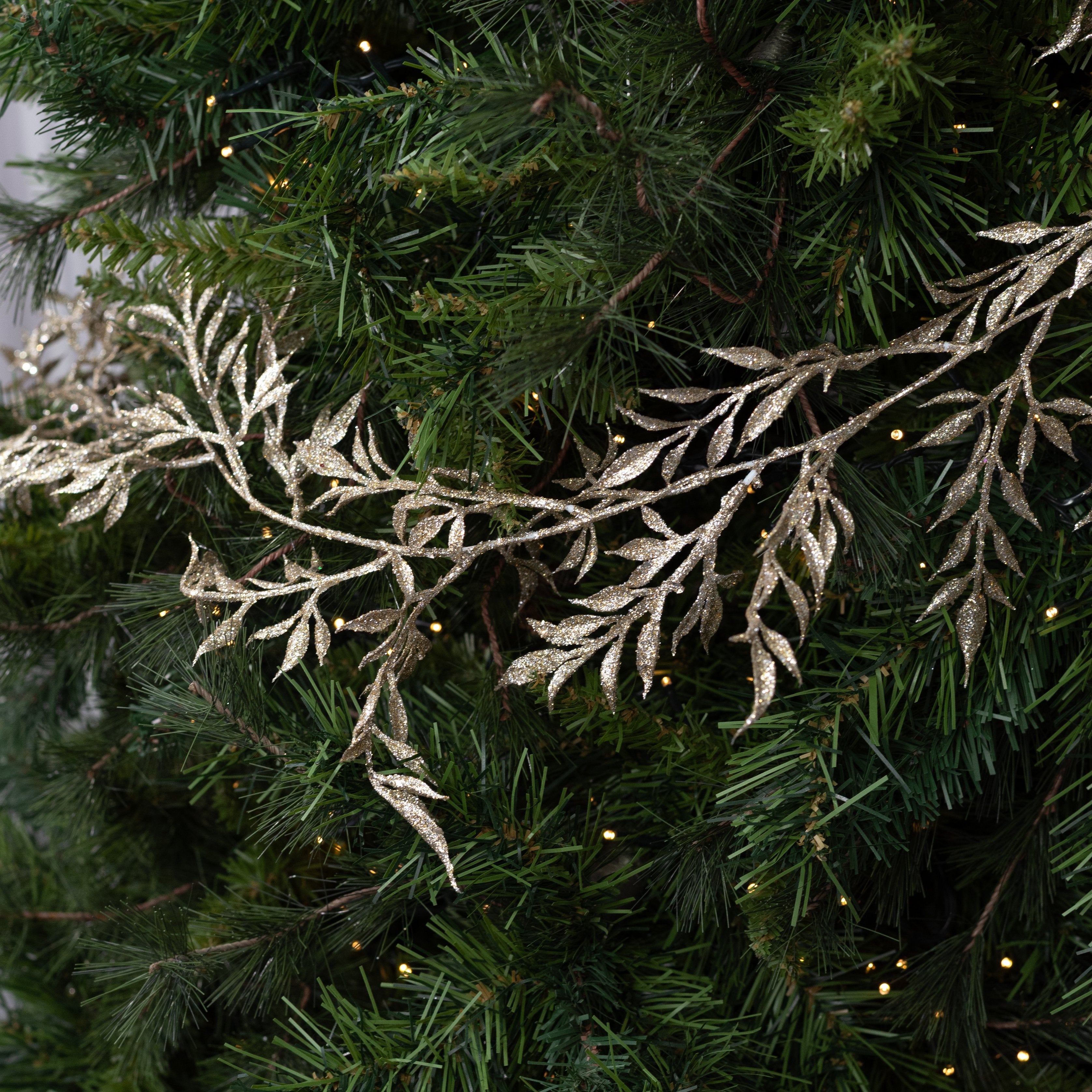 6' Tea Leaf Glitter Garland: Champagne Gold detail photo 4