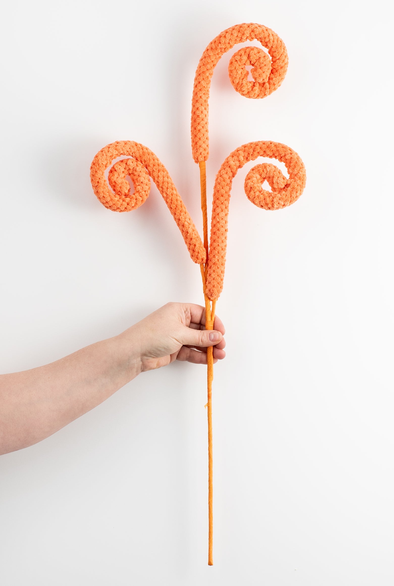28" Terry Cloth Spiral Curly Spray: Orange detail photo 3
