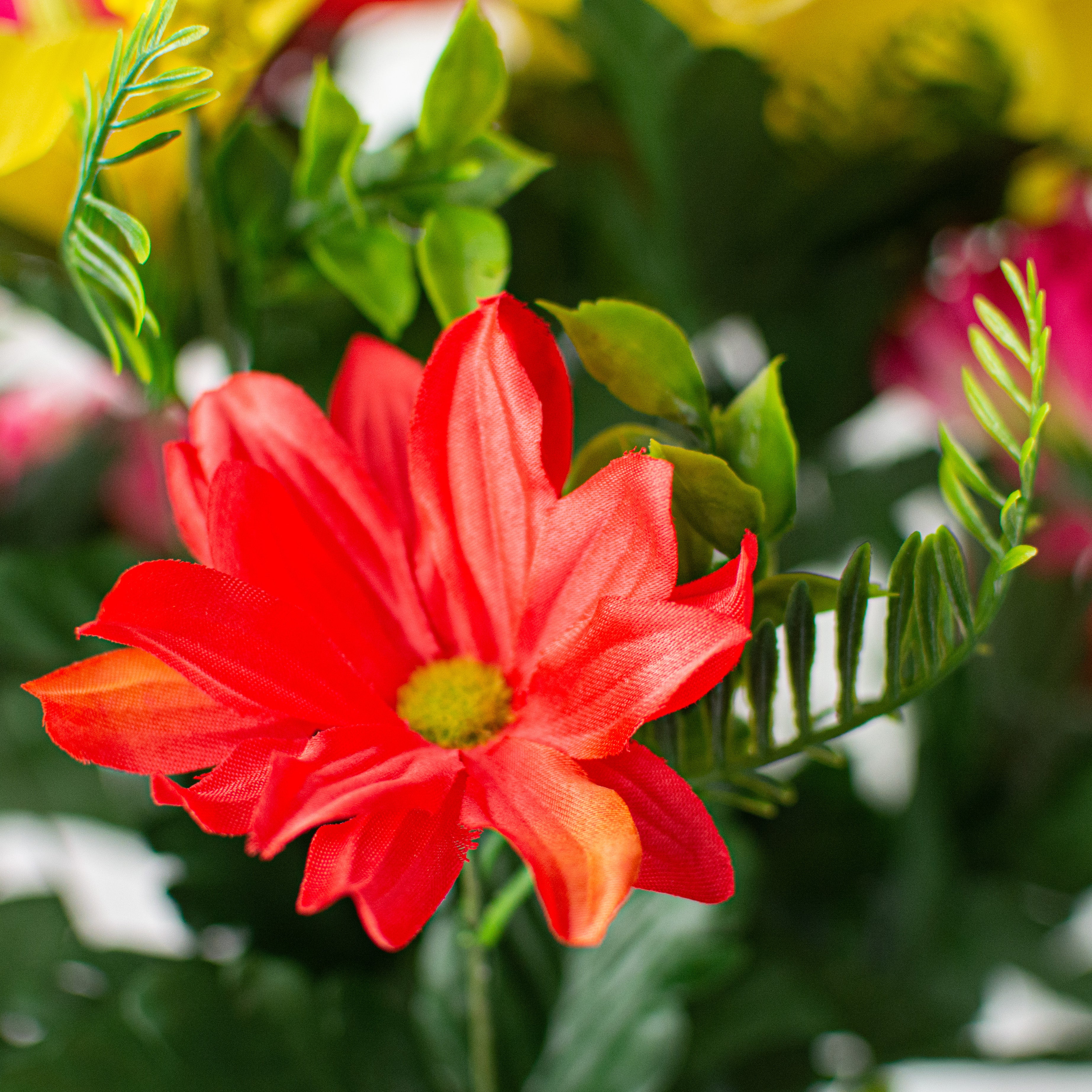 21" Tiger Lily & Mum Bush: Fuchsia, Yellow, Coral detail photo 5