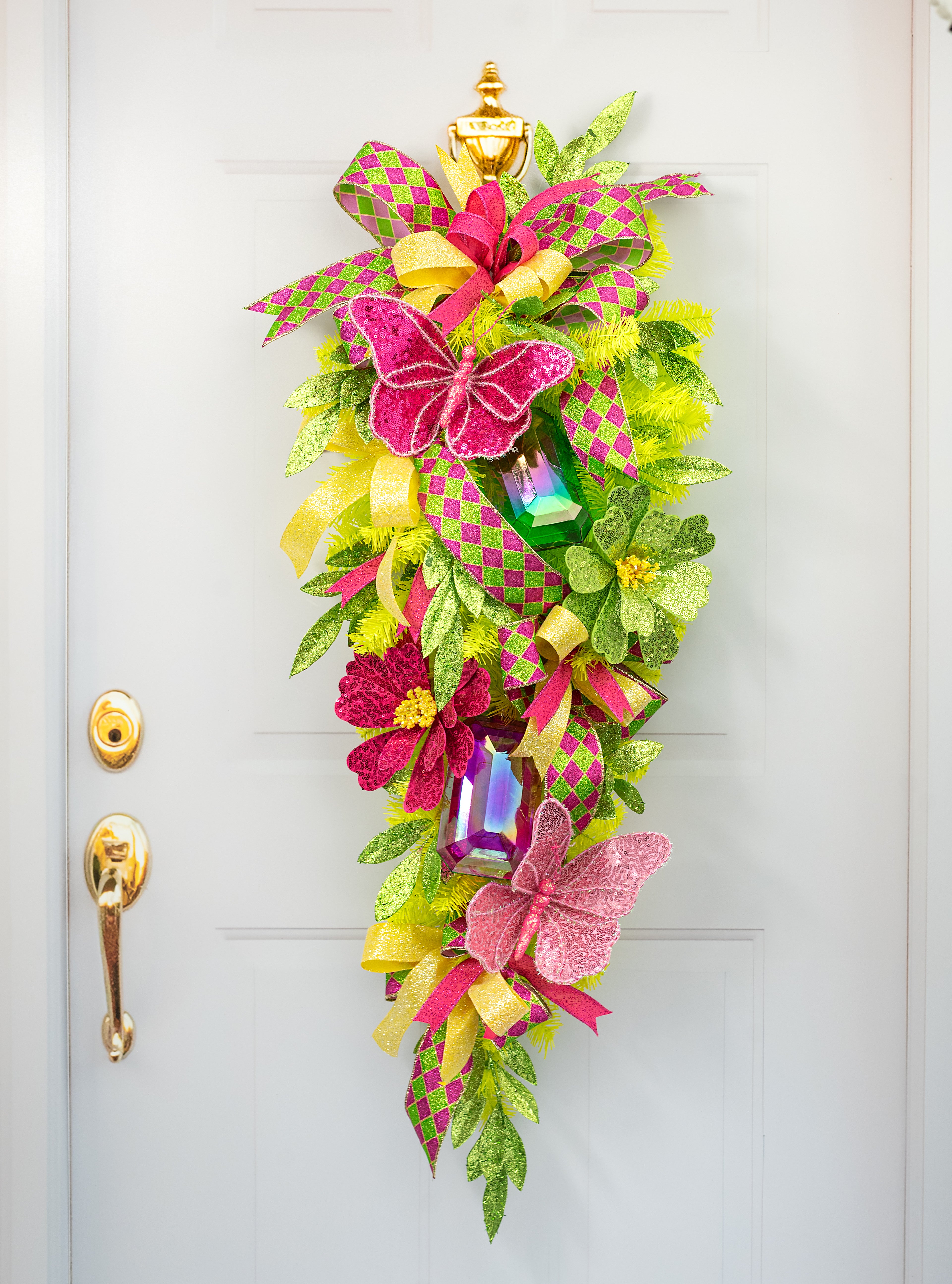 23" Tinsel Glitter Bay Leaf Spray: Lime Green Lifestyle Photo