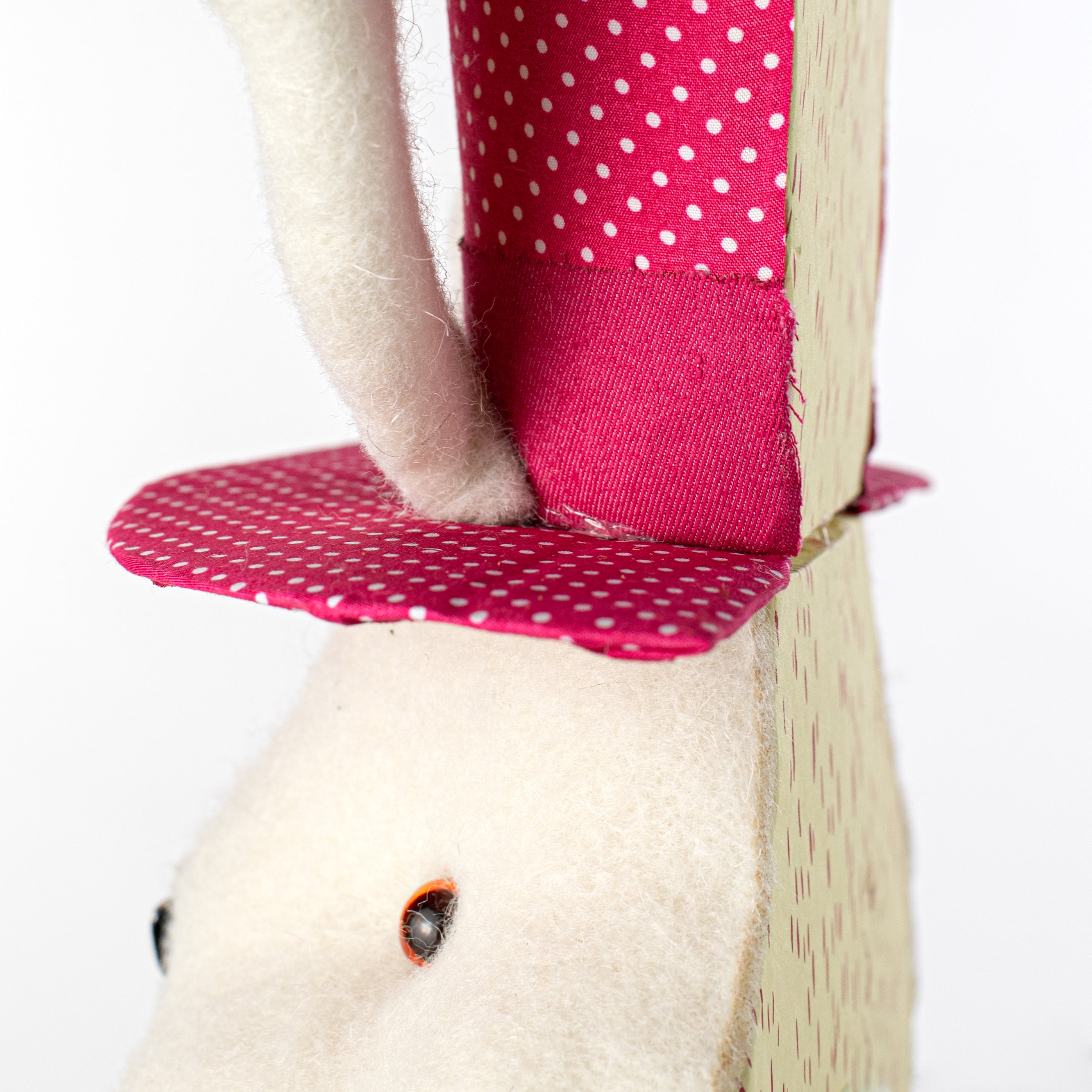26" Top Hat White Rabbit Accent: Fuchsia Pink detail photo 3