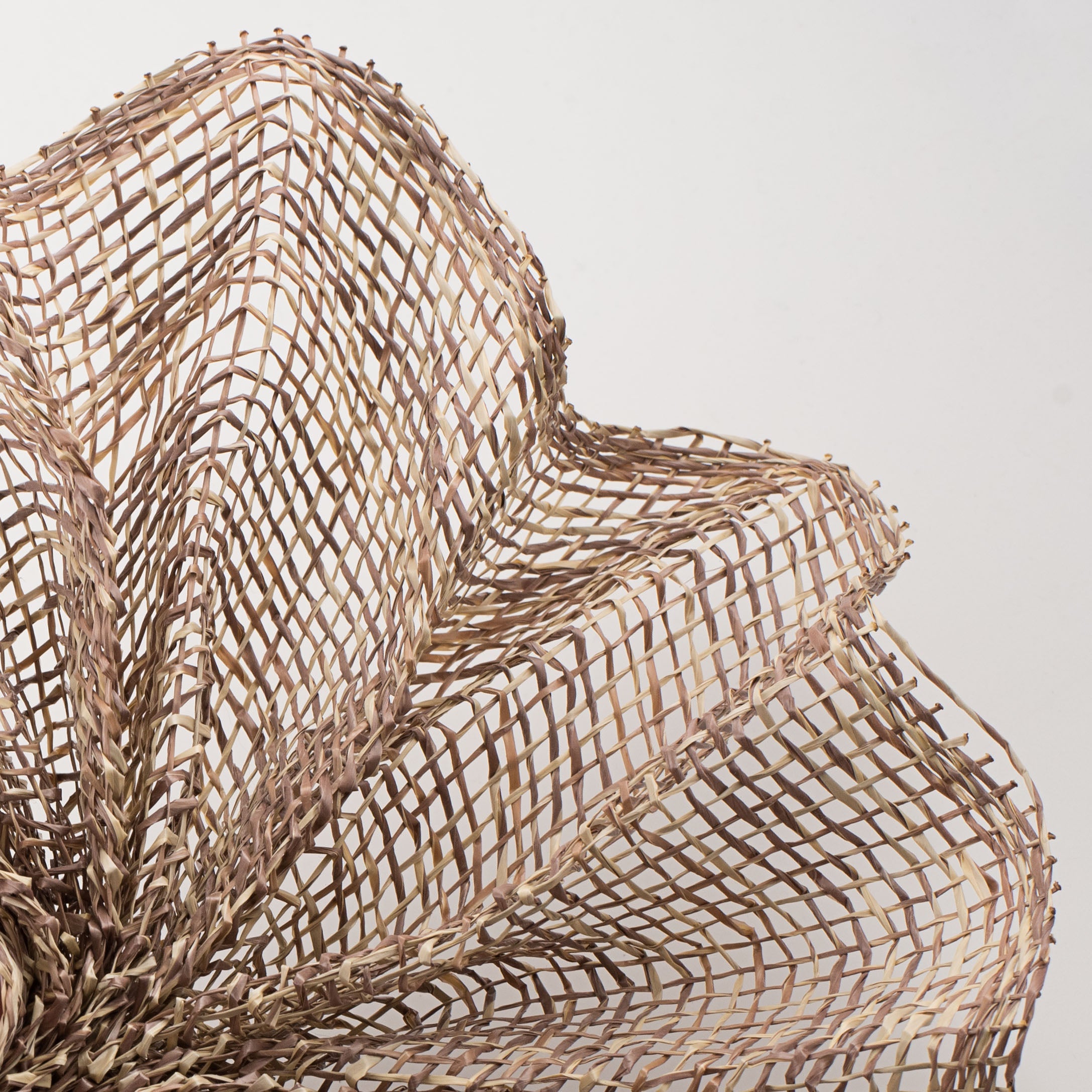 10" Two-Tone Poly Burlap Mesh: Beige & Brown detail photo 4