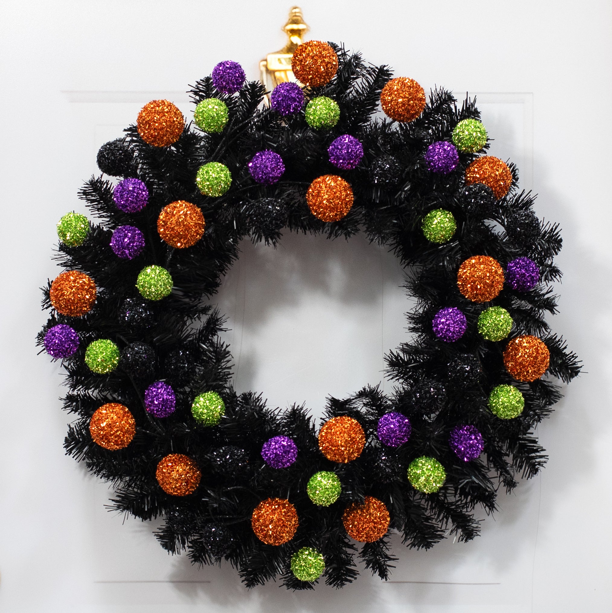 64" V-Cut Foil Ball Garland: Halloween Lifestyle Photo