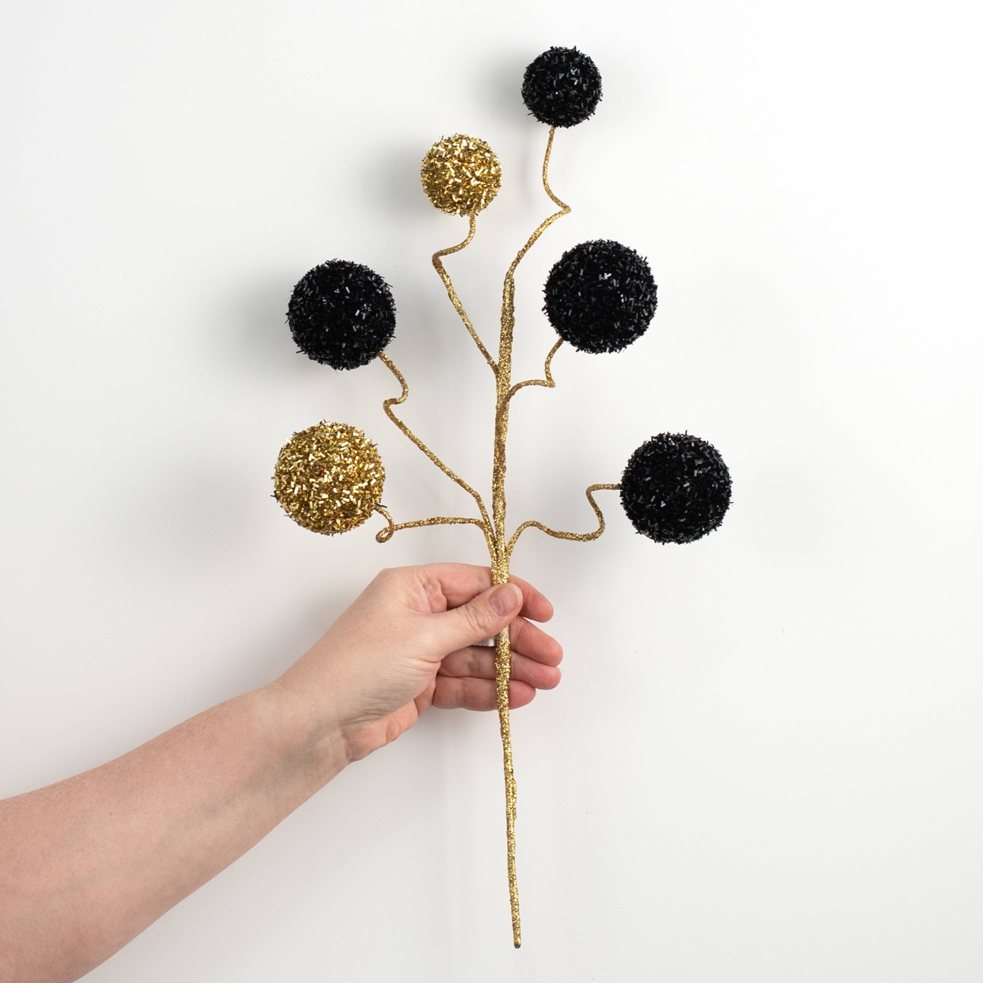 20" V-Cut Foil Ball Spray: Black & Gold detail photo 3