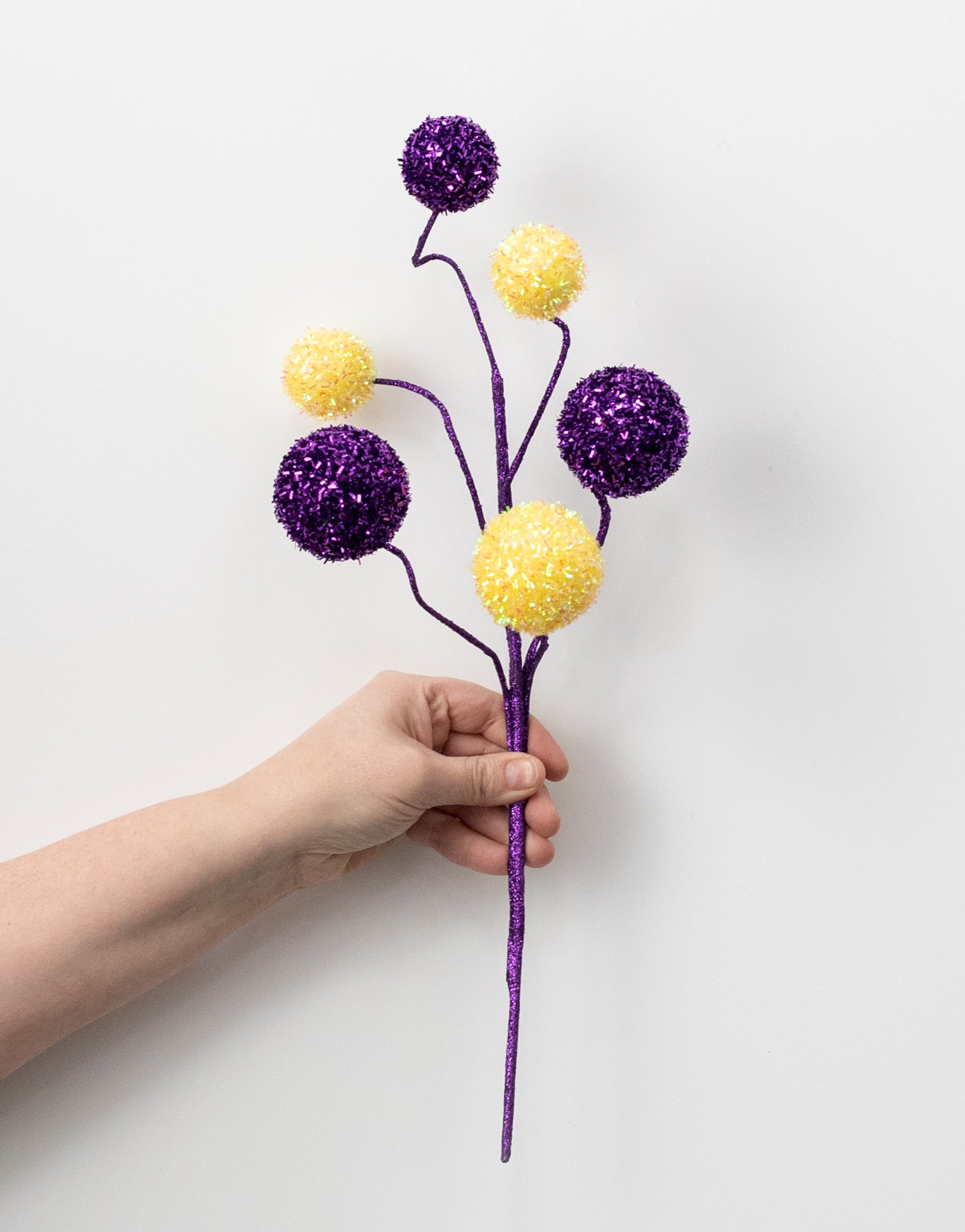 20" V-Cut Foil Ball Spray: Purple & Golden Yellow detail photo 3