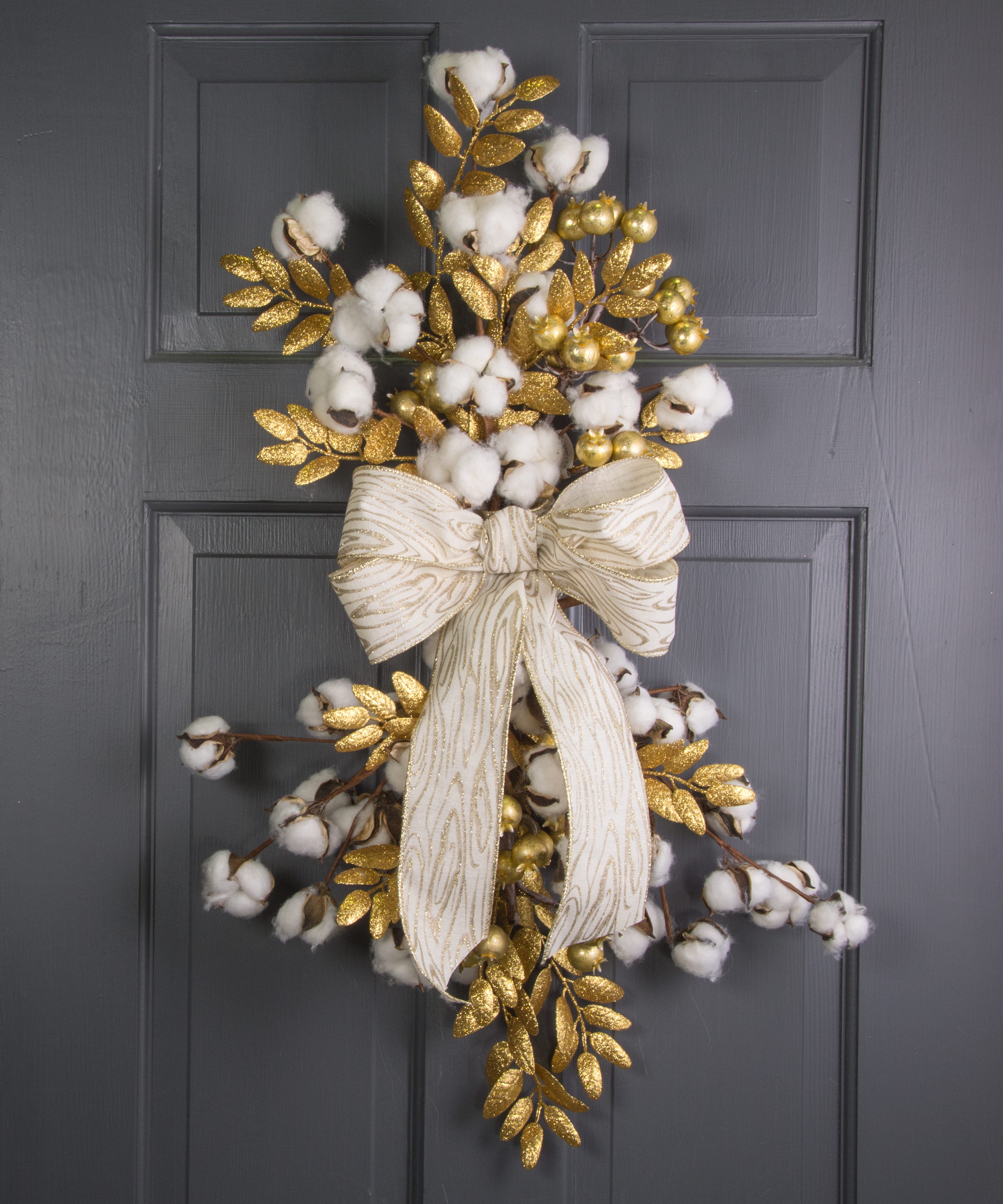 20" ValueLine Cotton Boll Spray Lifestyle Photo