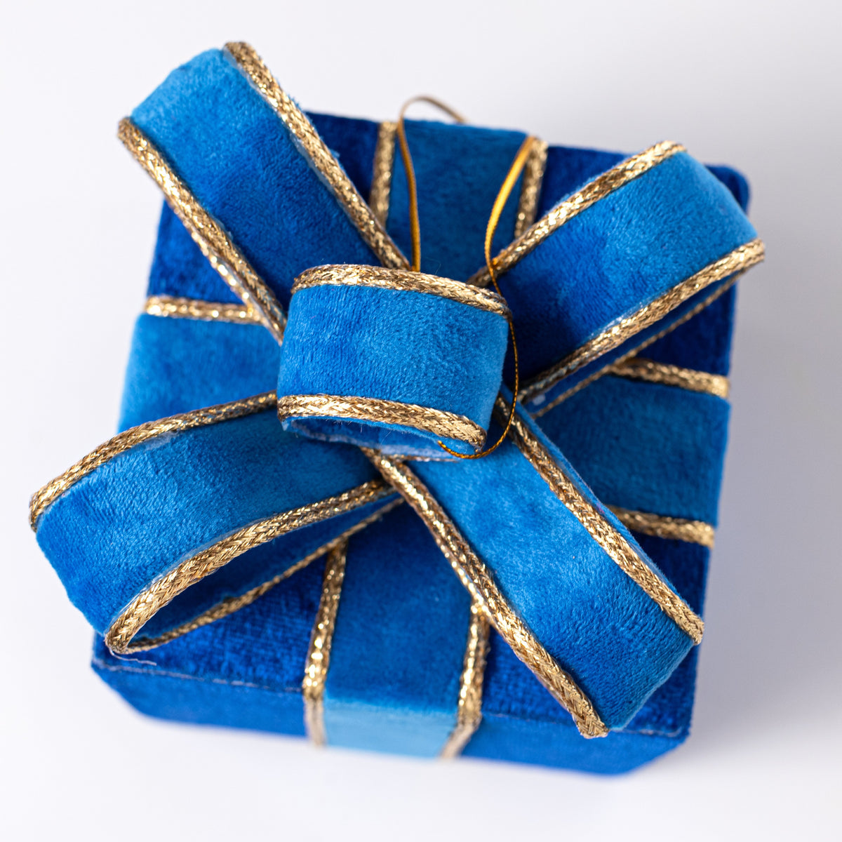 6" Velvet Gift Box Decor: Blue detail photo 3