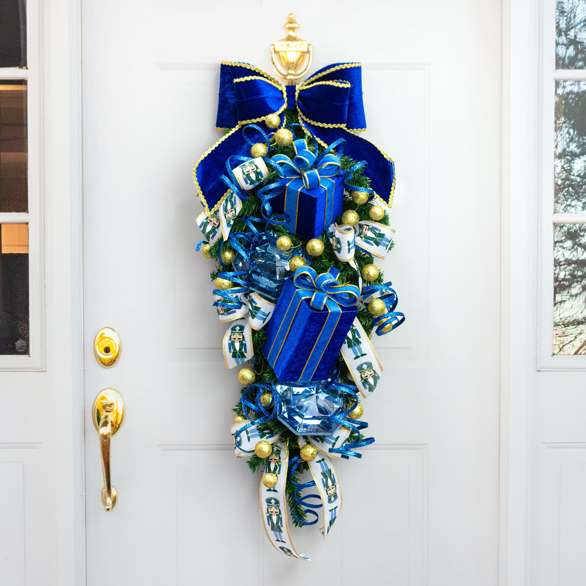 9" Velvet Gift Box Decor: Blue detail photo 4