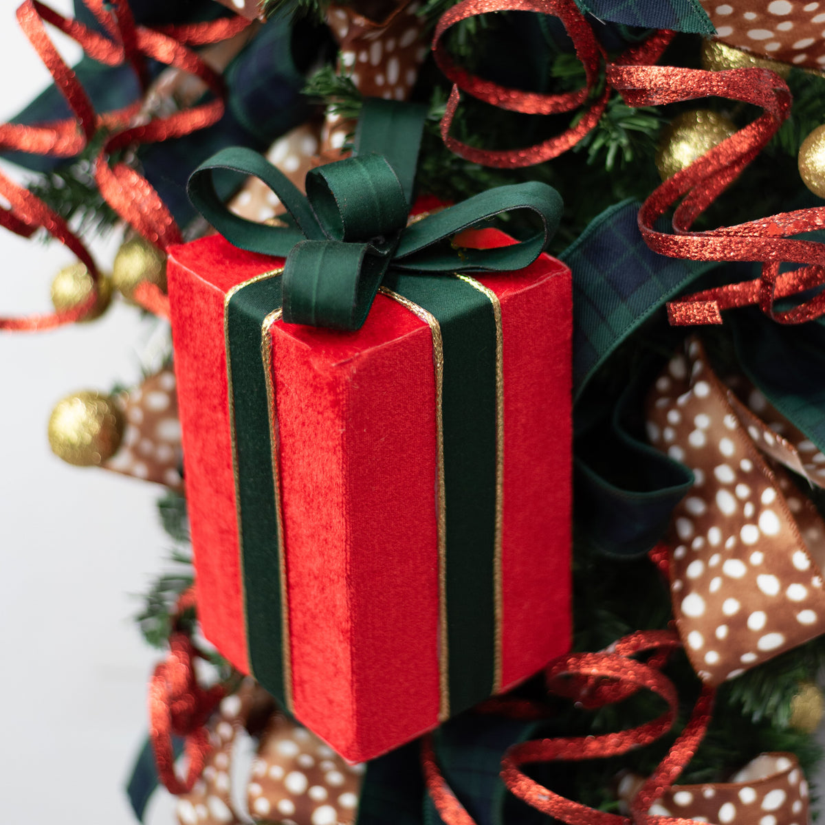 9" Velvet Gift Box Decor: Red & Green Lifestyle Photo