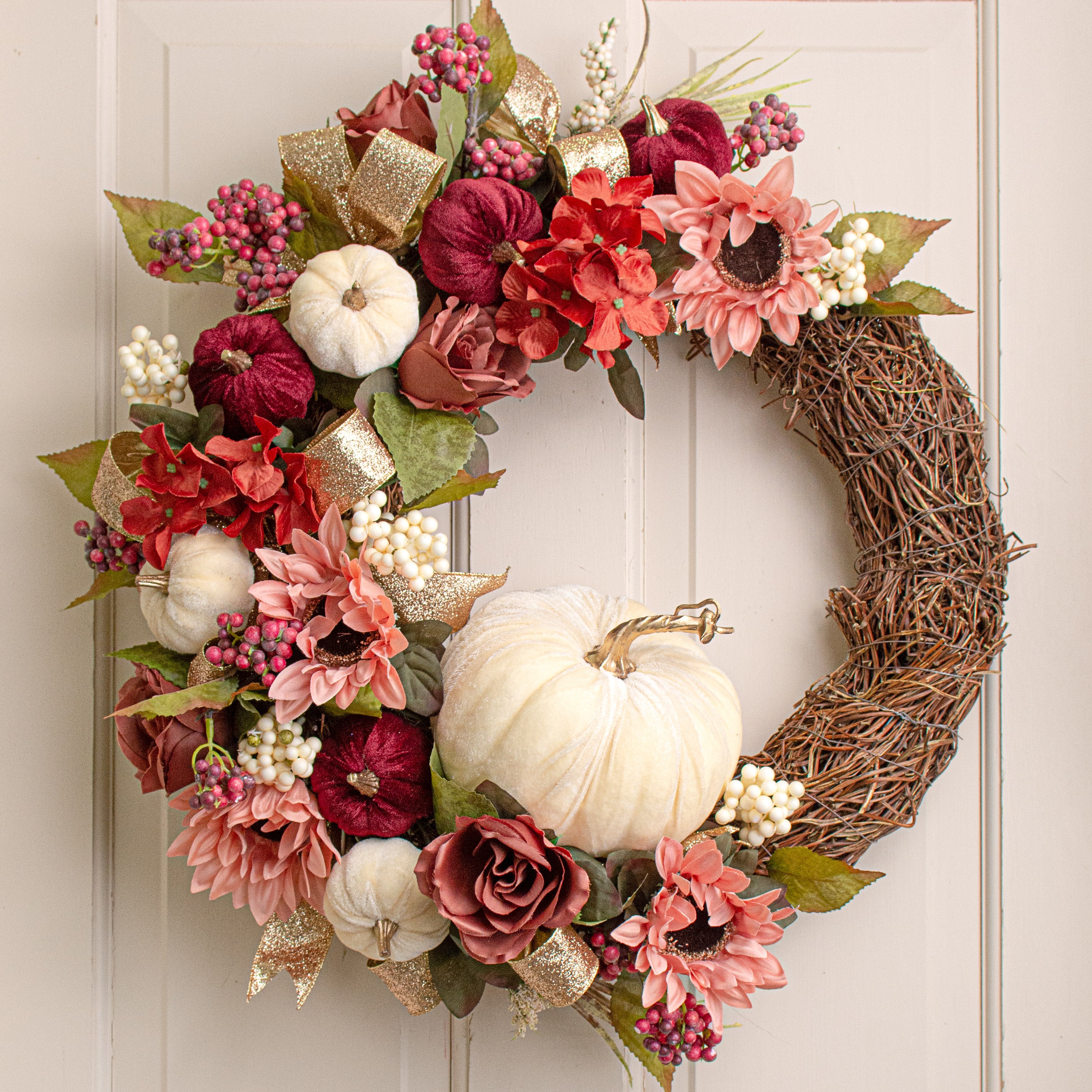 7" Velvet Pumpkin: Cream With Gold Lifestyle Photo