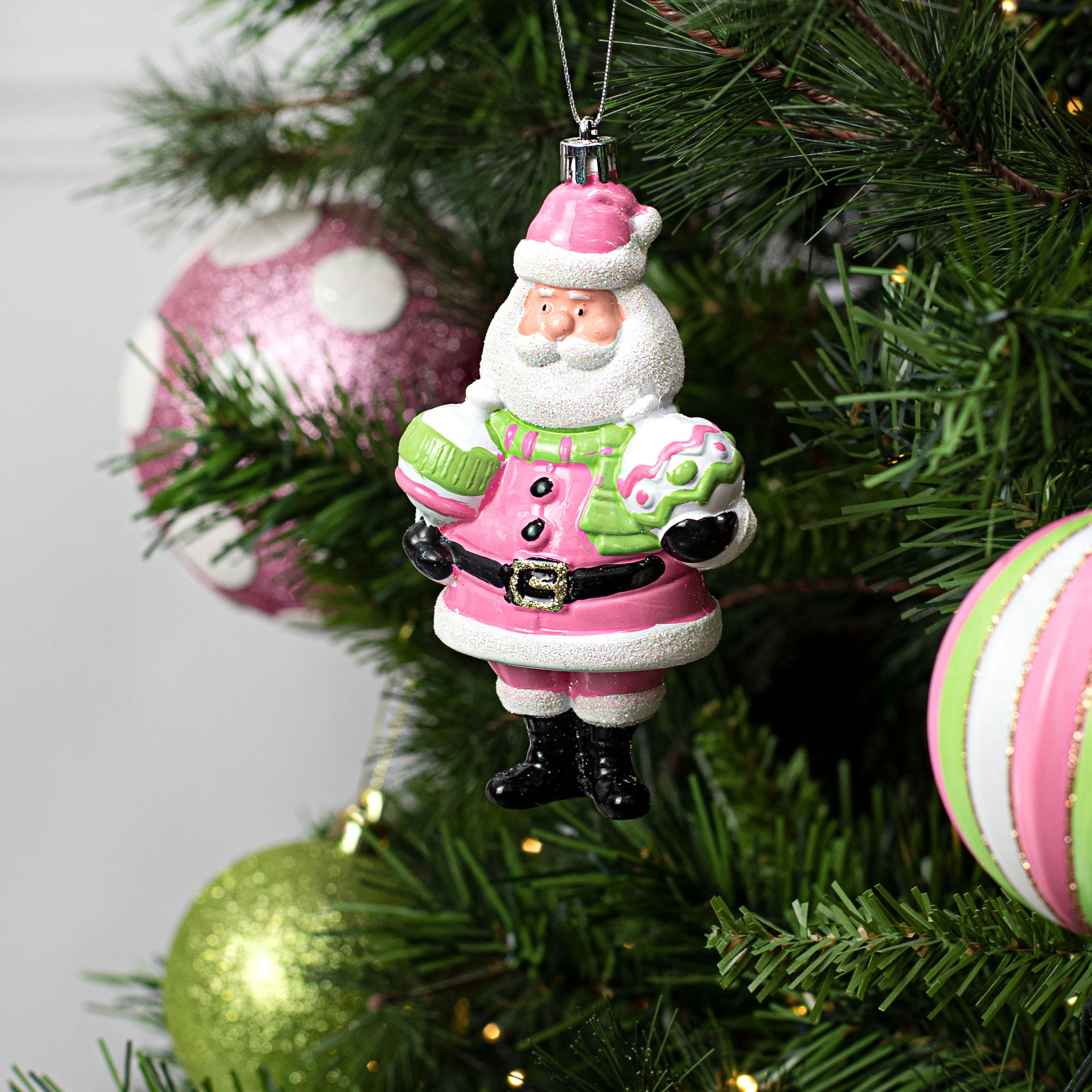5" Very Sweet Santa Ornament Lifestyle Photo