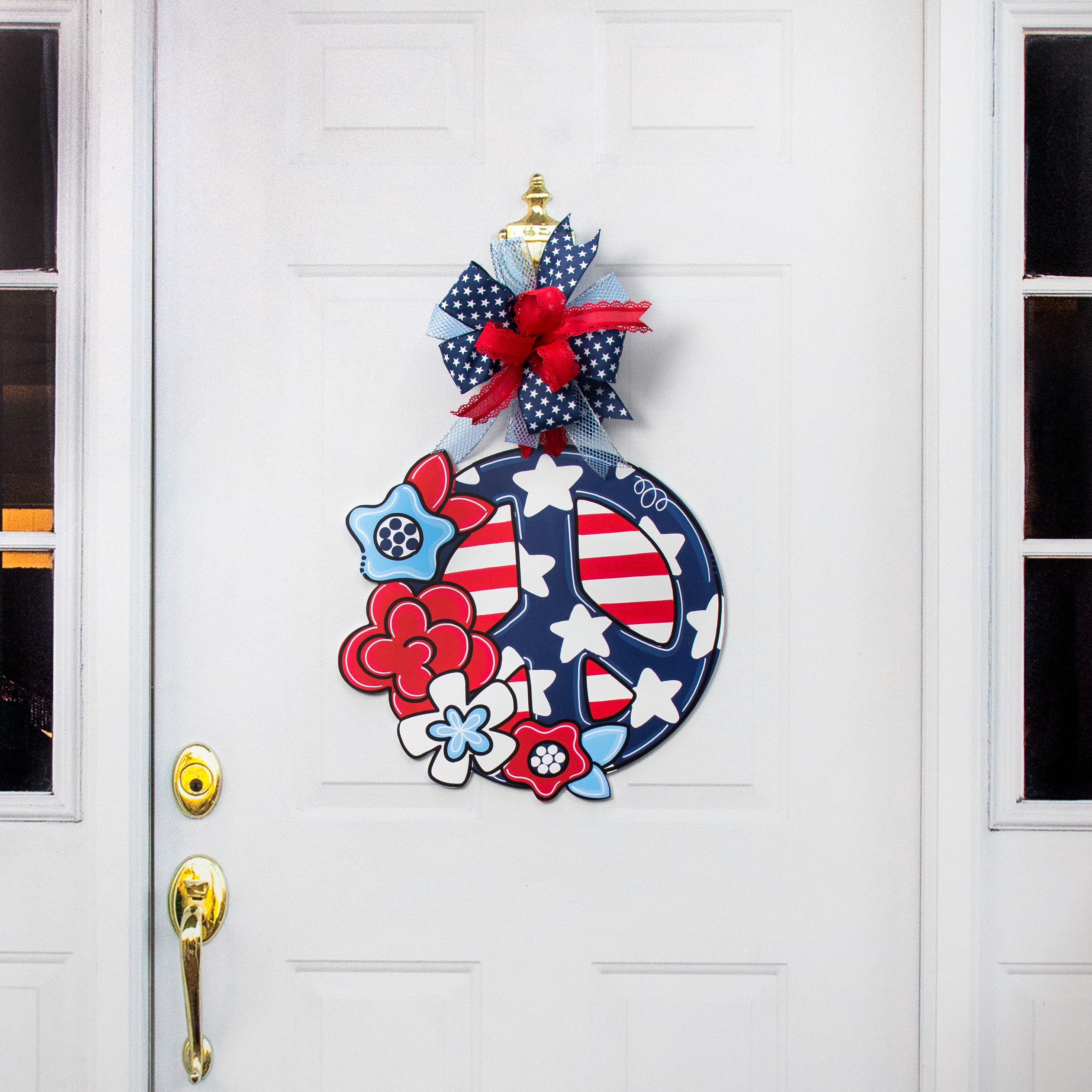 18" Waterproof Door Hanger: Patriotic Floral Peace Sign detail photo 4