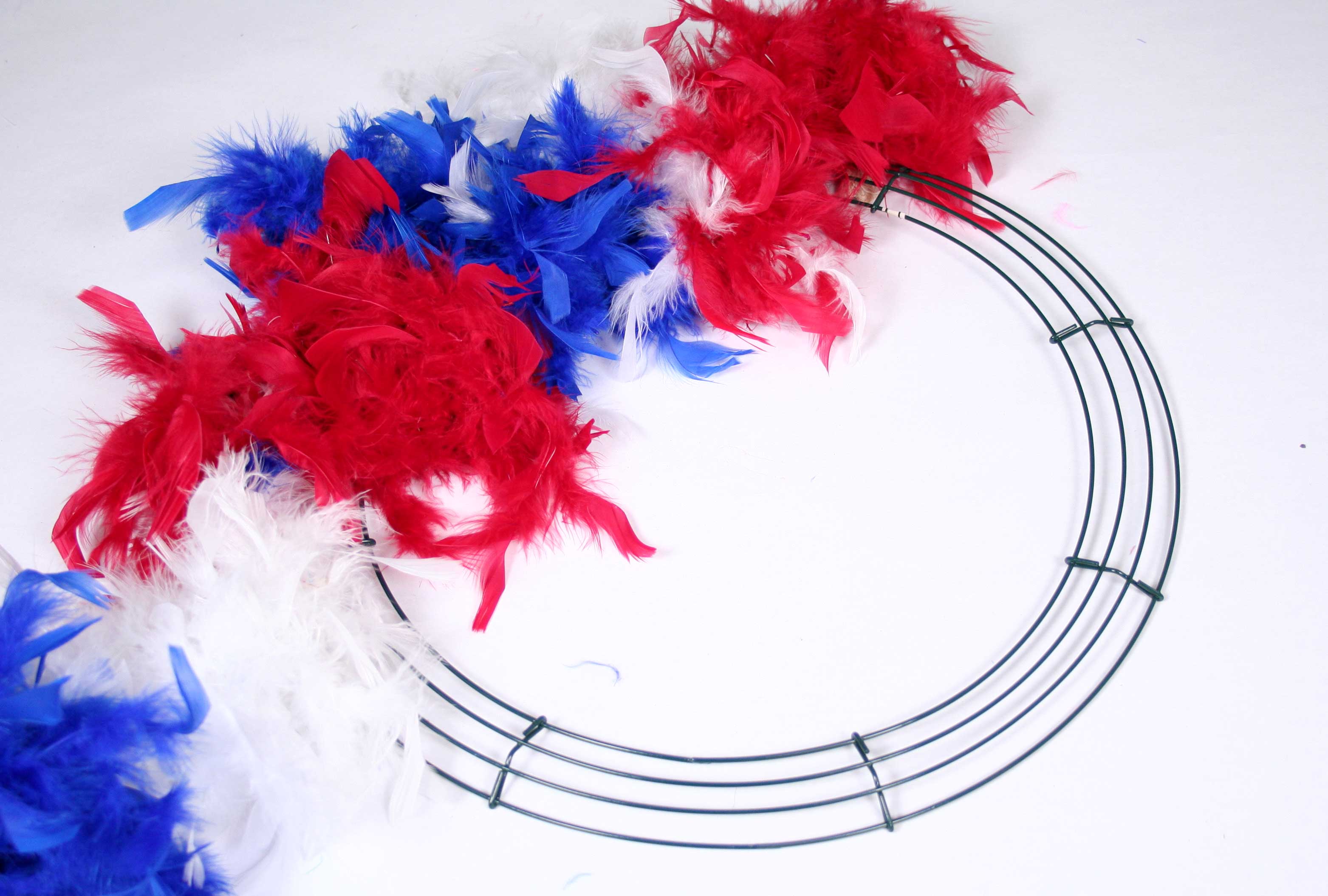 Box Wire Wreath Form: 16-inch Round detail photo 3