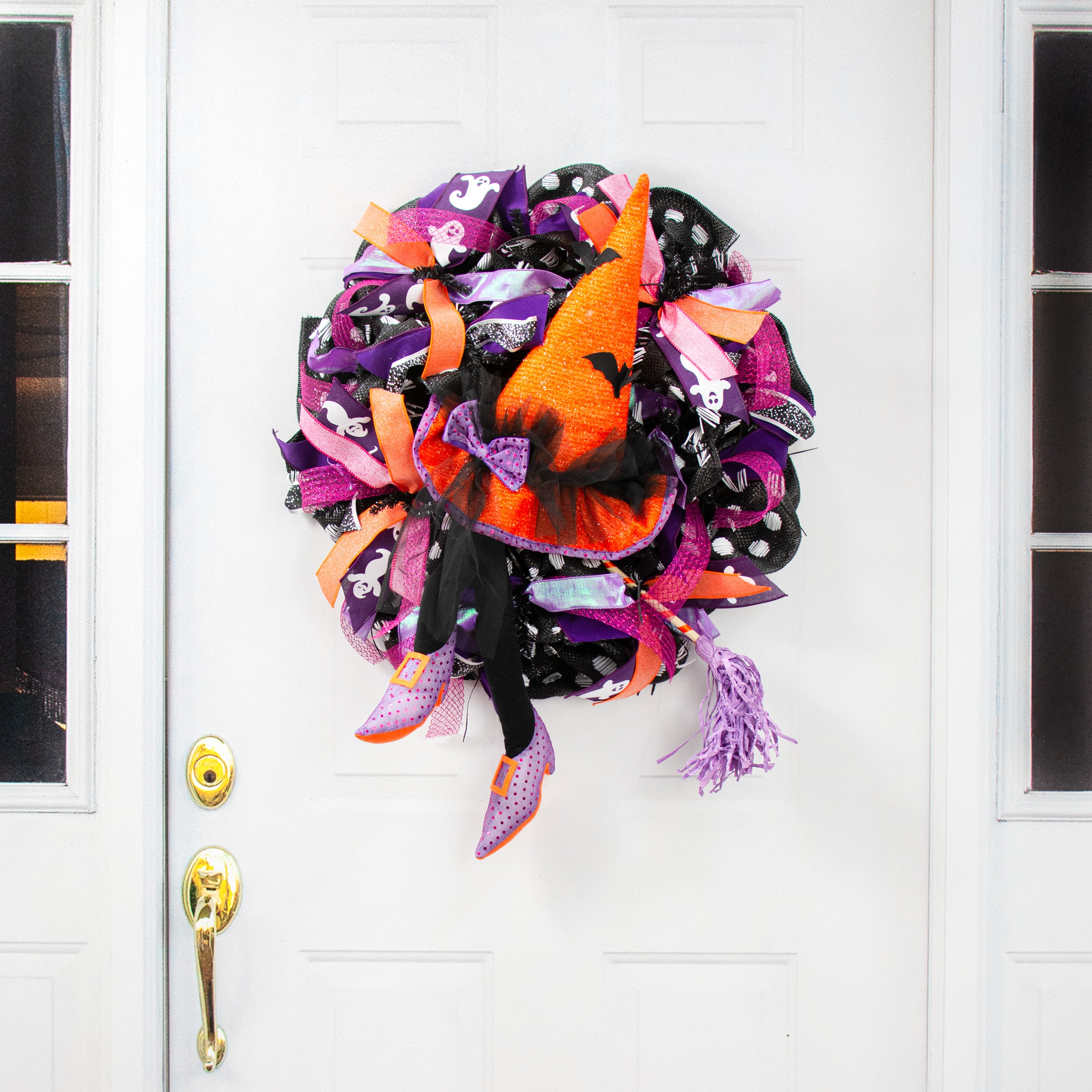 Witch Hat, Legs & Broom Wreath Accent Kit: Black, Orange & Purple detail photo 4