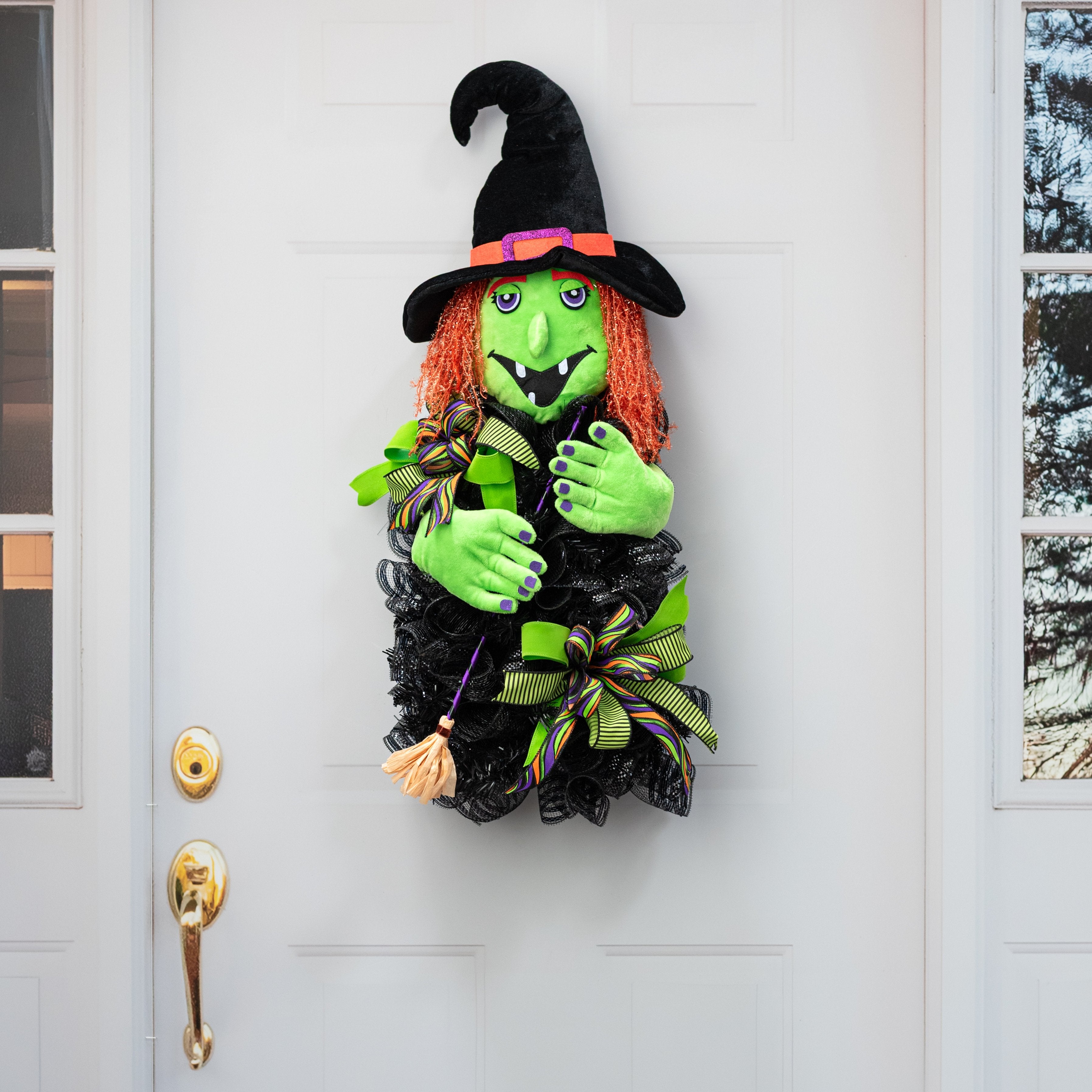 Witch Head, Hands & Broom Wreath Accent Kit detail photo 4