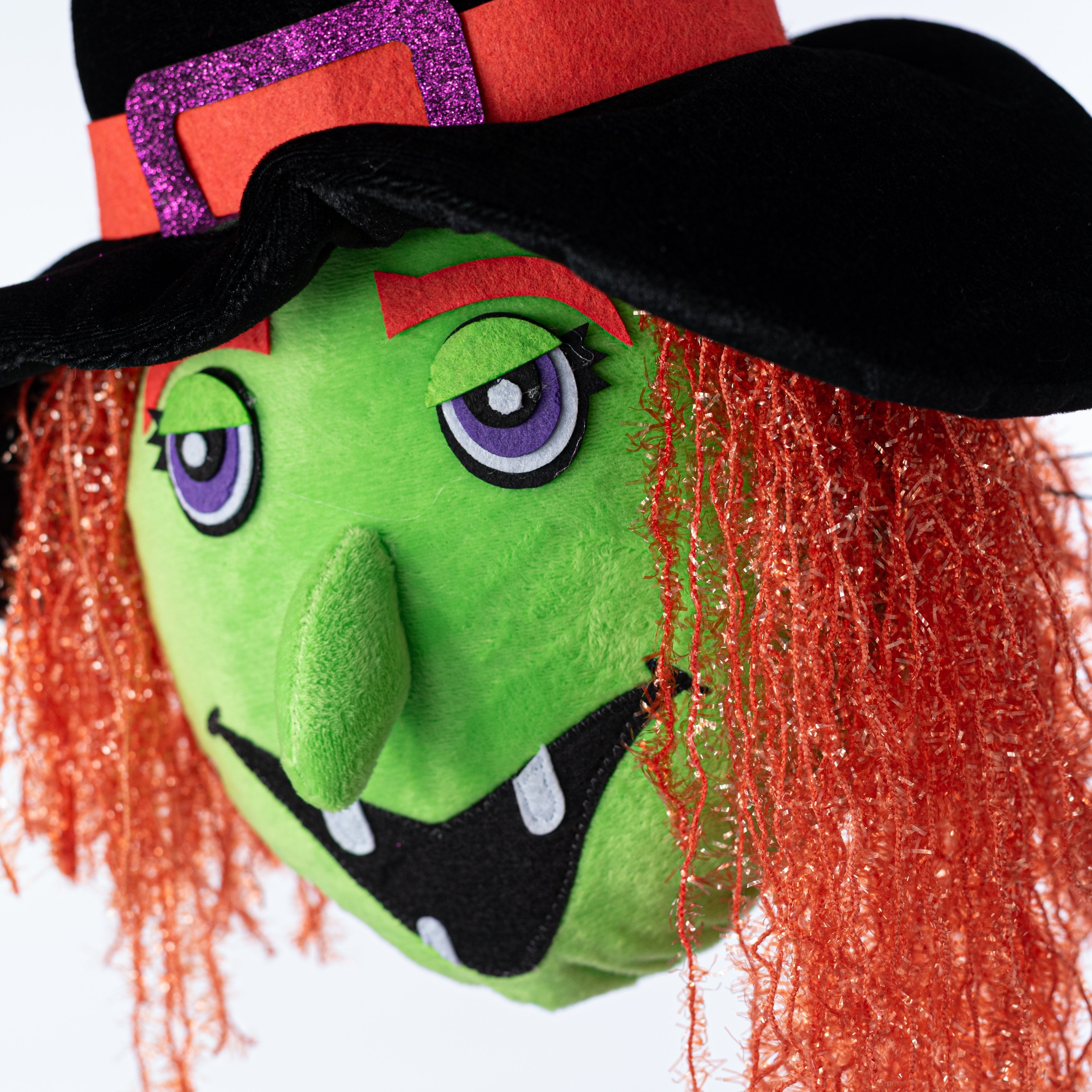Witch Head, Hands & Broom Wreath Accent Kit detail photo 5