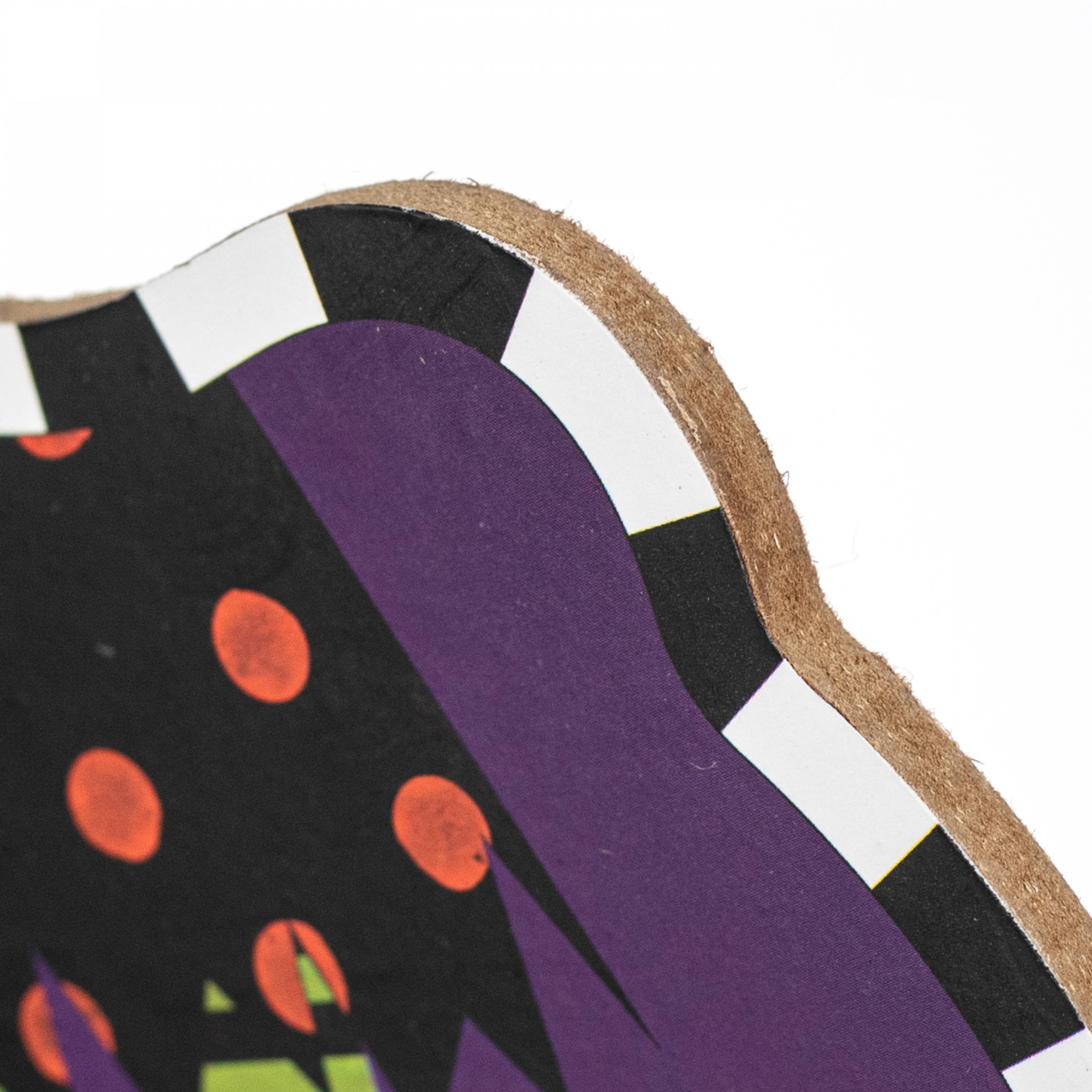 12" Wooden Scalloped Sign: Trick or Treat Witch Legs detail photo 3
