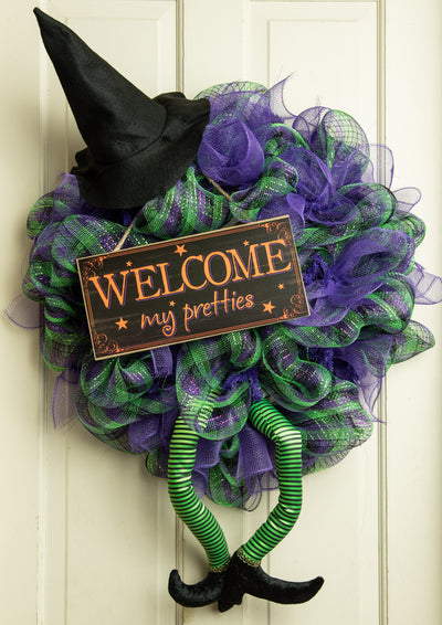 12" Wooden Sign: Welcome My Pretties Lifestyle Photo