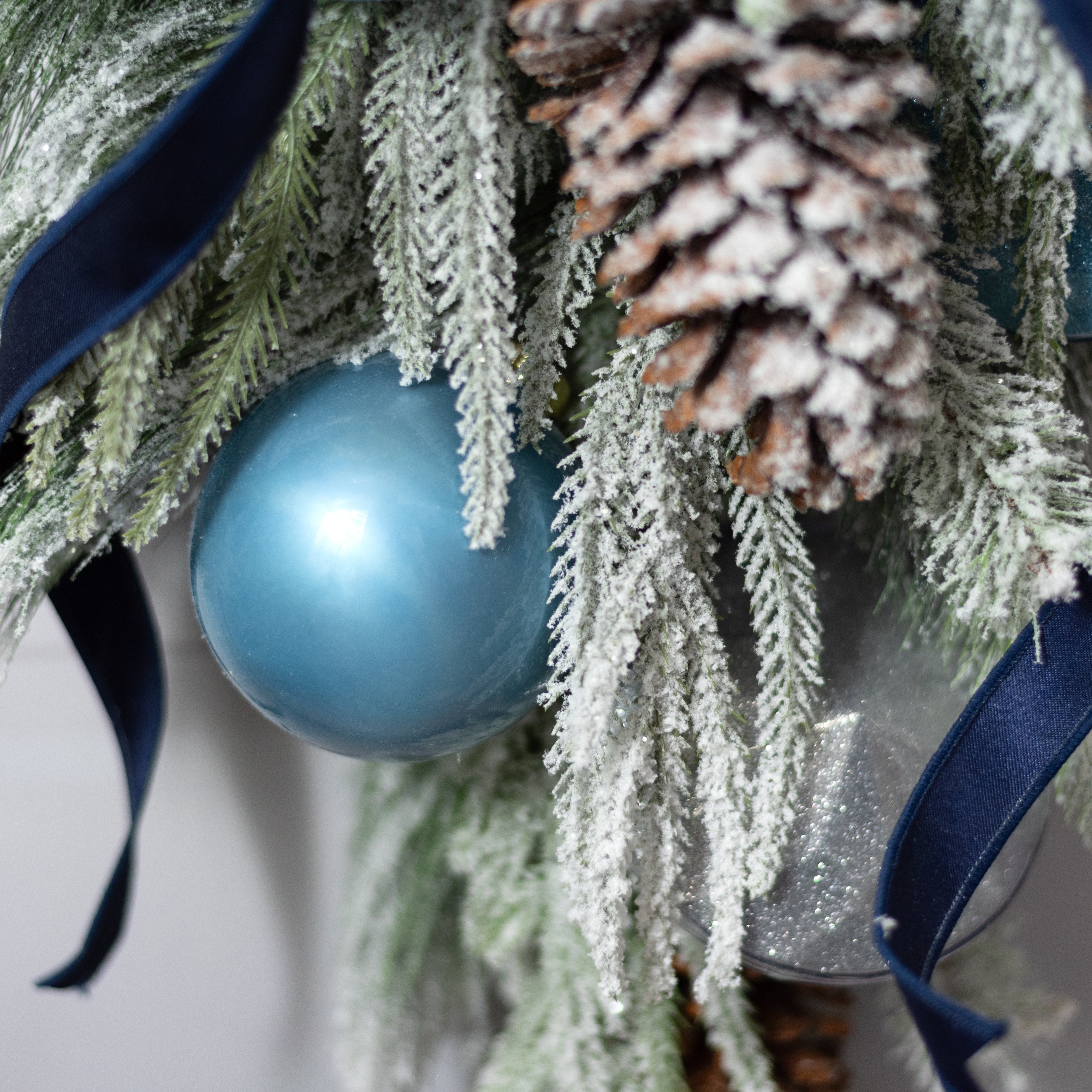 100mm Lacquered Glass-Look Shatterproof Ornament: Smoke Blue detail photo 5