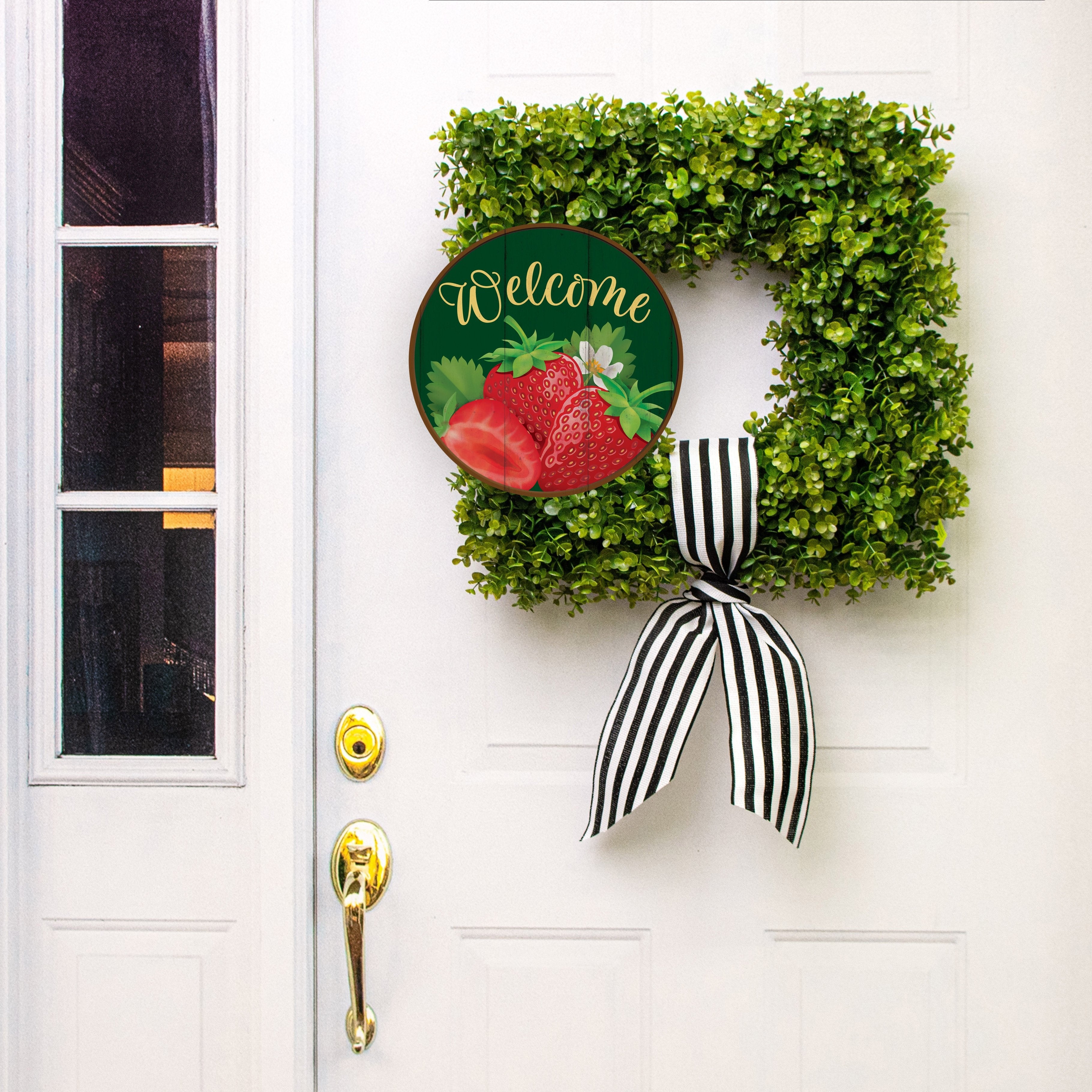 11.75" Round Waterproof Sign: Welcome Strawberry on Green Lifestyle Photo
