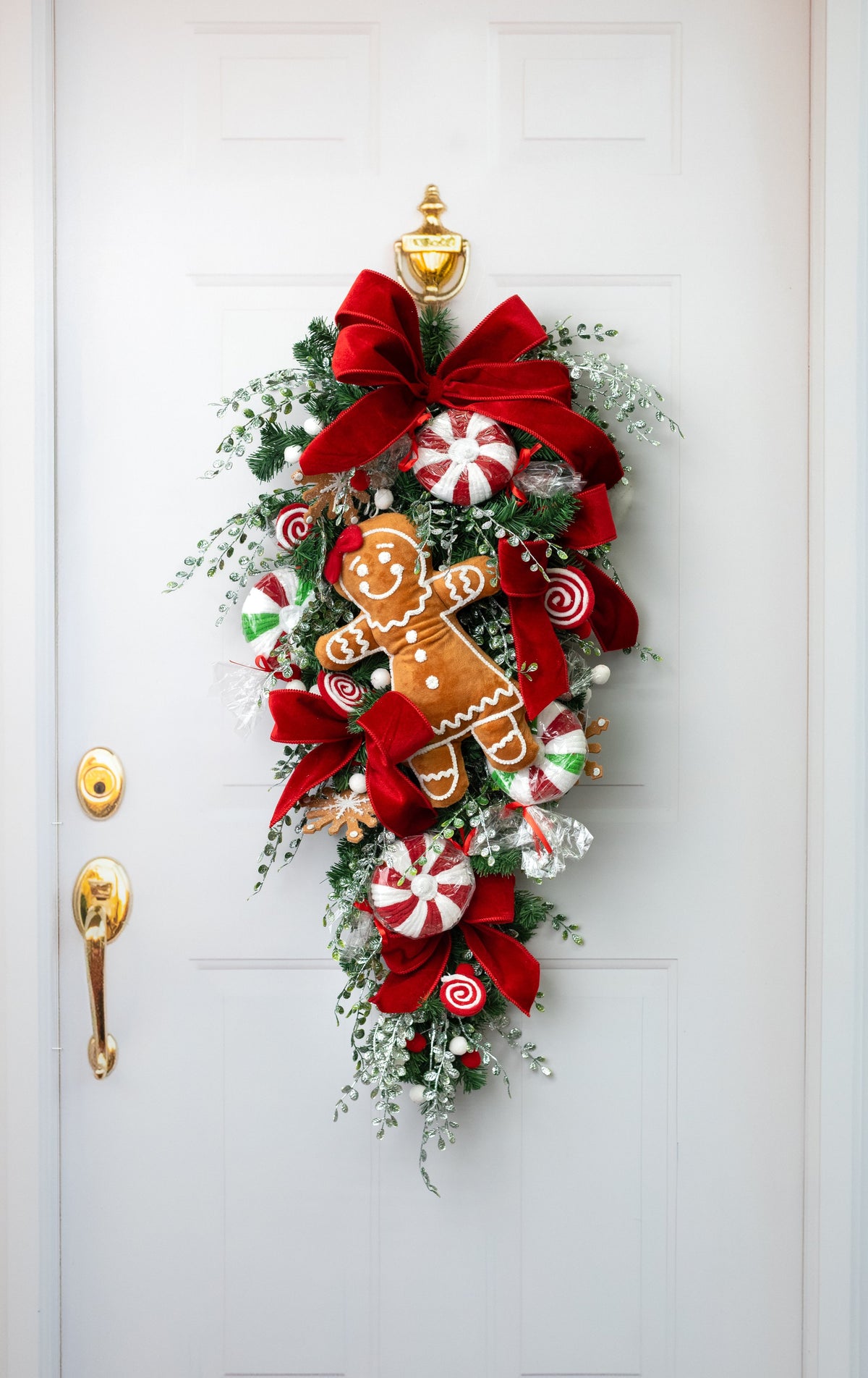 11" Wrapped Round Peppermint Candy: Red & White detail photo 4