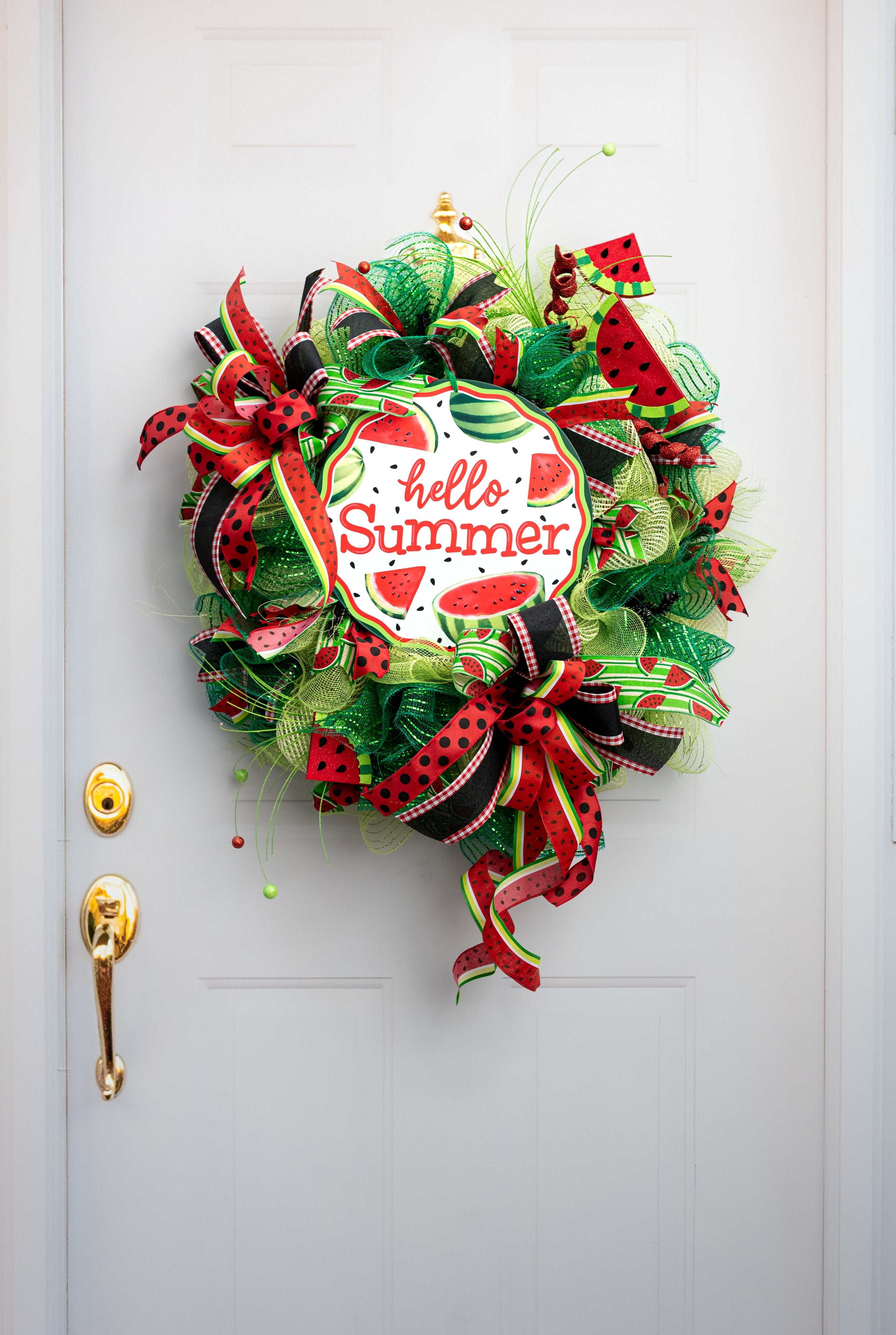 12" Round Metal Sign: Hello Summer Watermelon detail photo 4