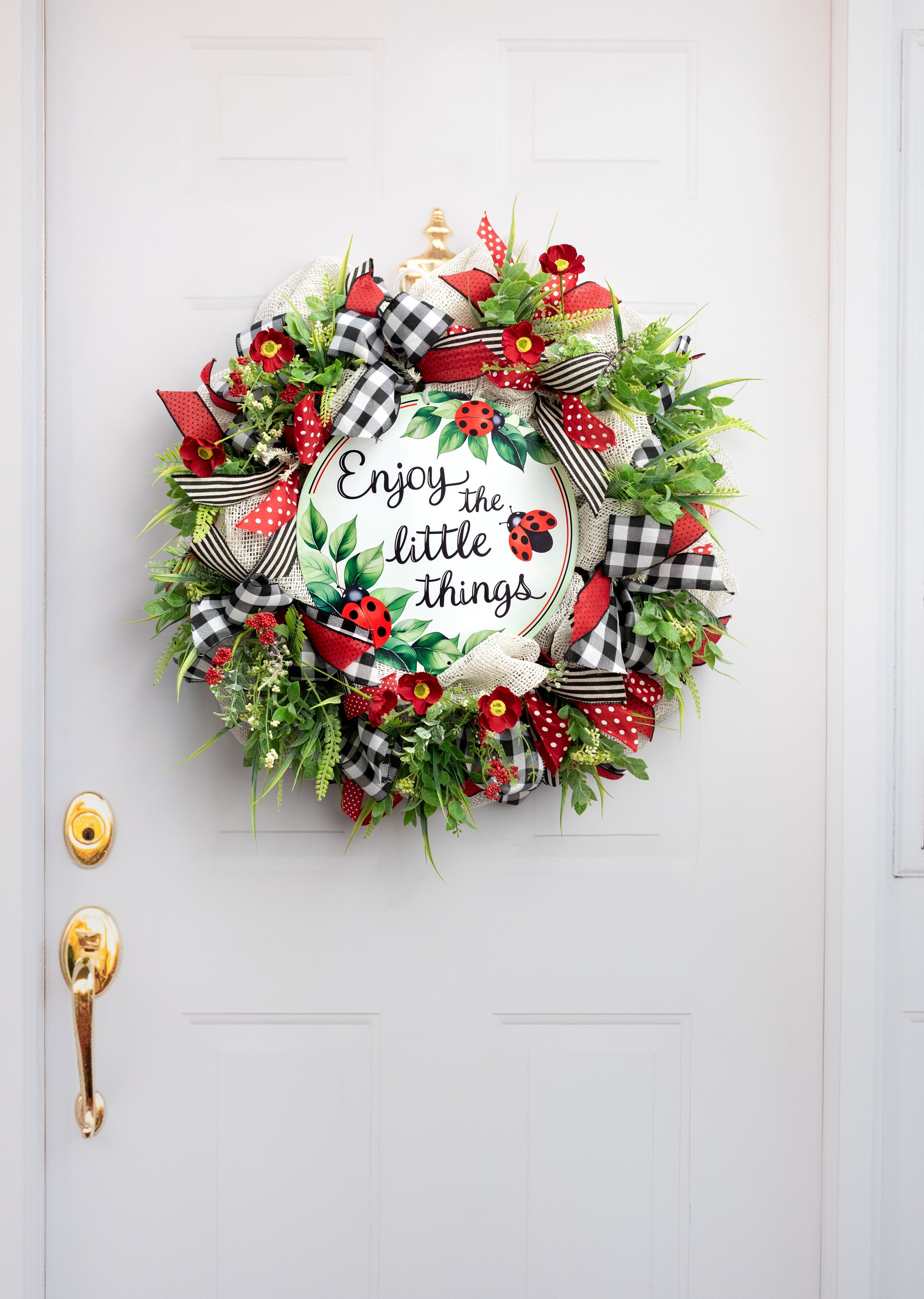 12" Round Metal Sign: Ladybug Little Things detail photo 4
