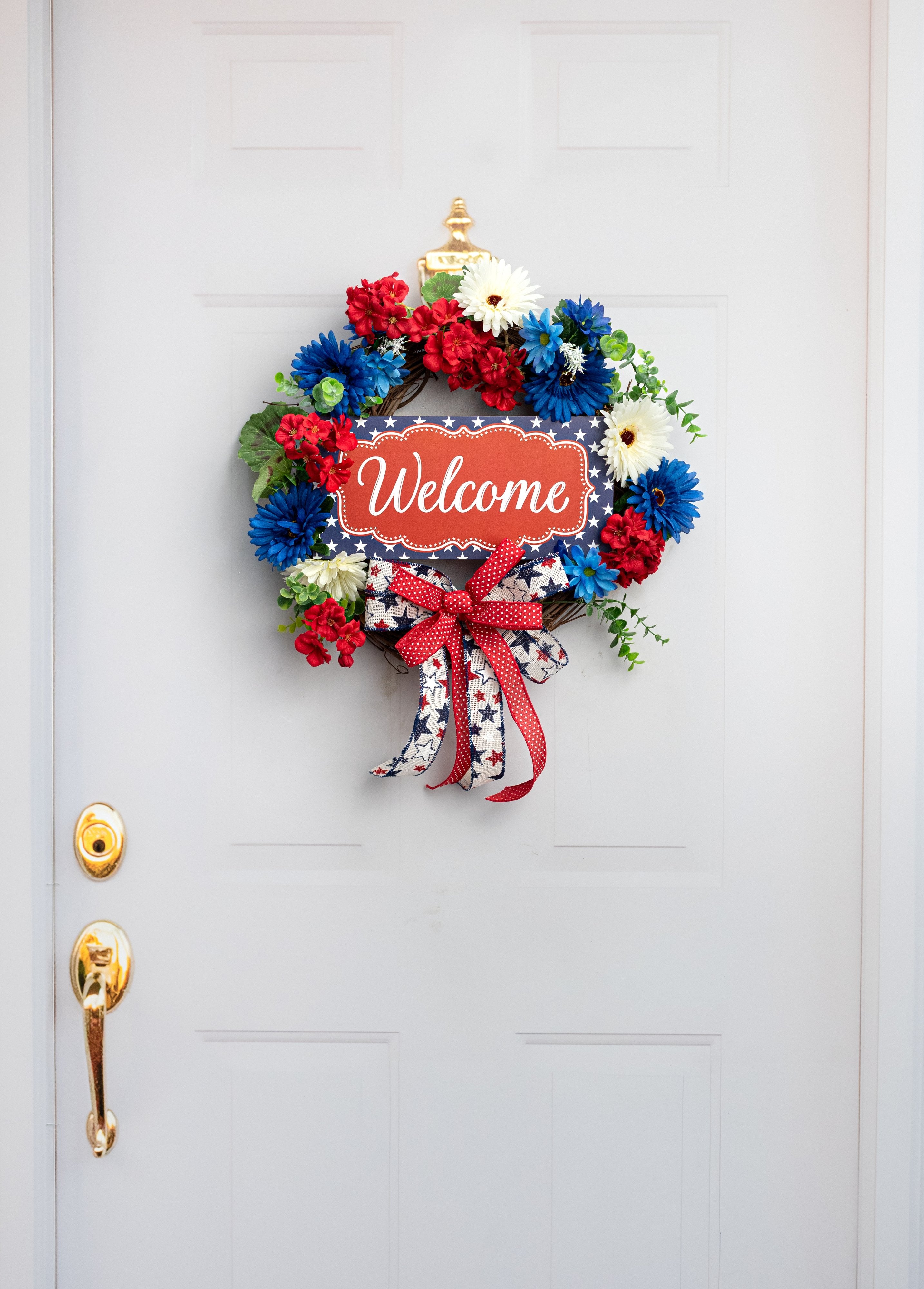 12" Wooden Sign: Bracket Patriotic Welcome detail photo 4