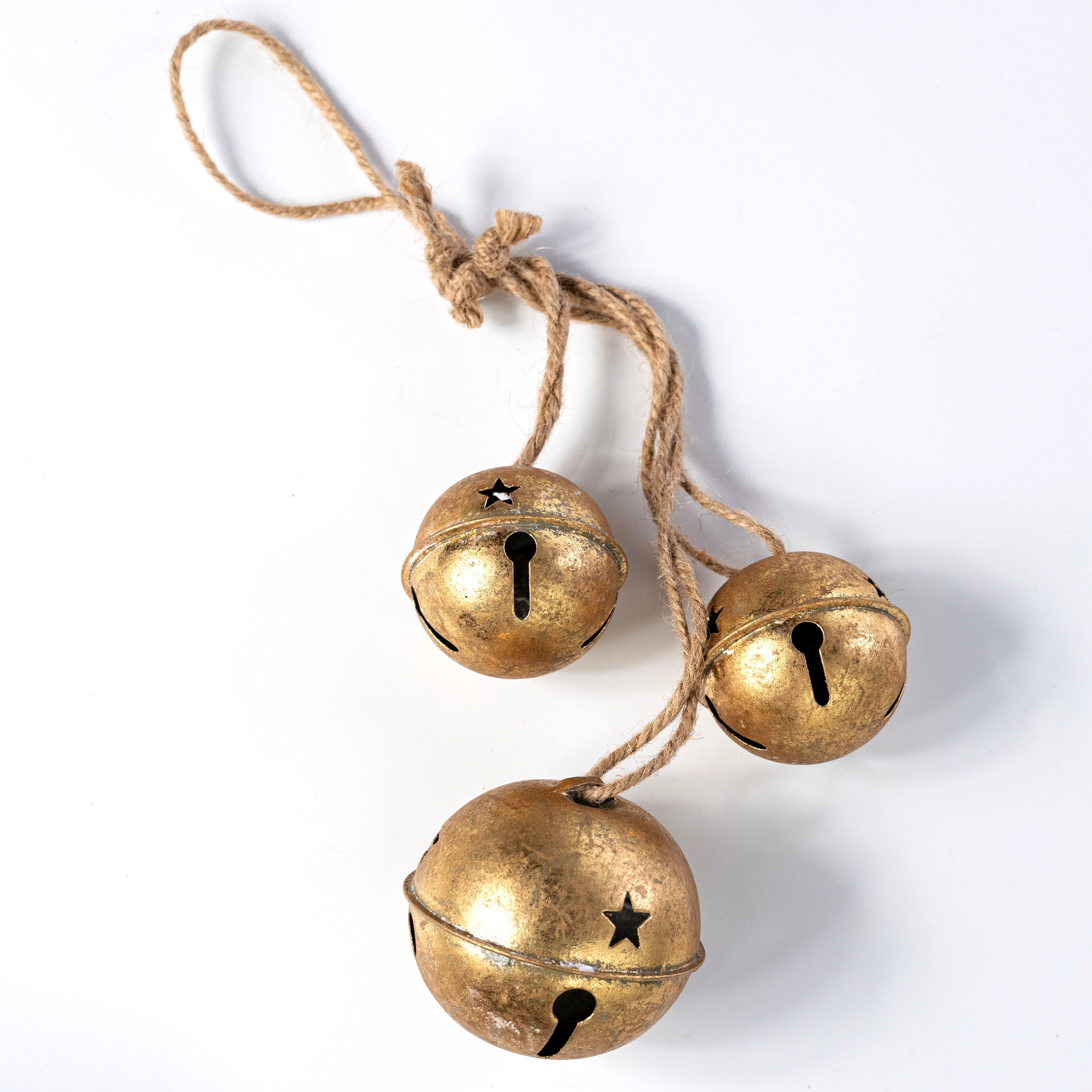 13" Hanging Jingle Bell Cluster: Distressed Gold detail photo 6