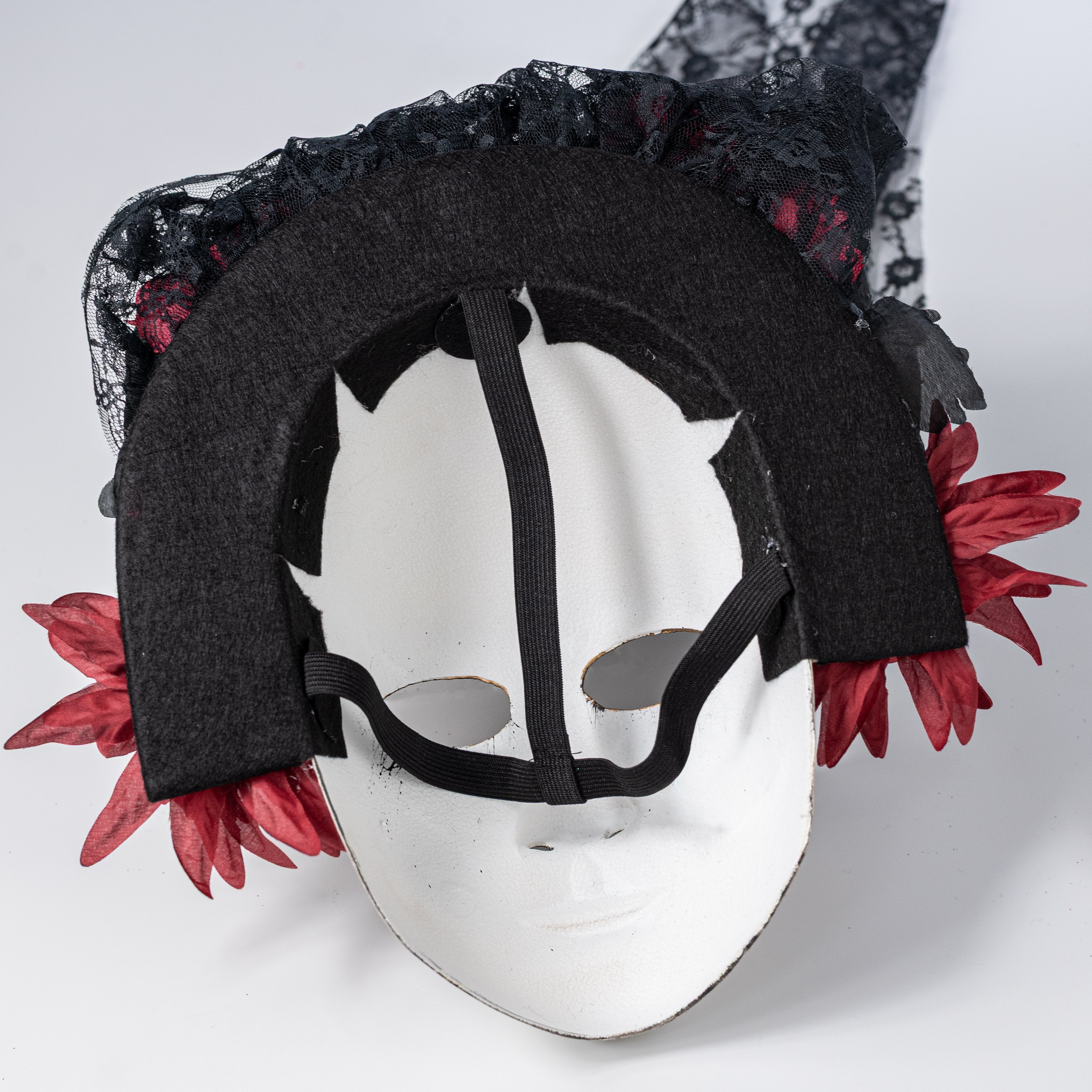 14" Veiled Lace Floral Mask: Black & Red  detail photo 3