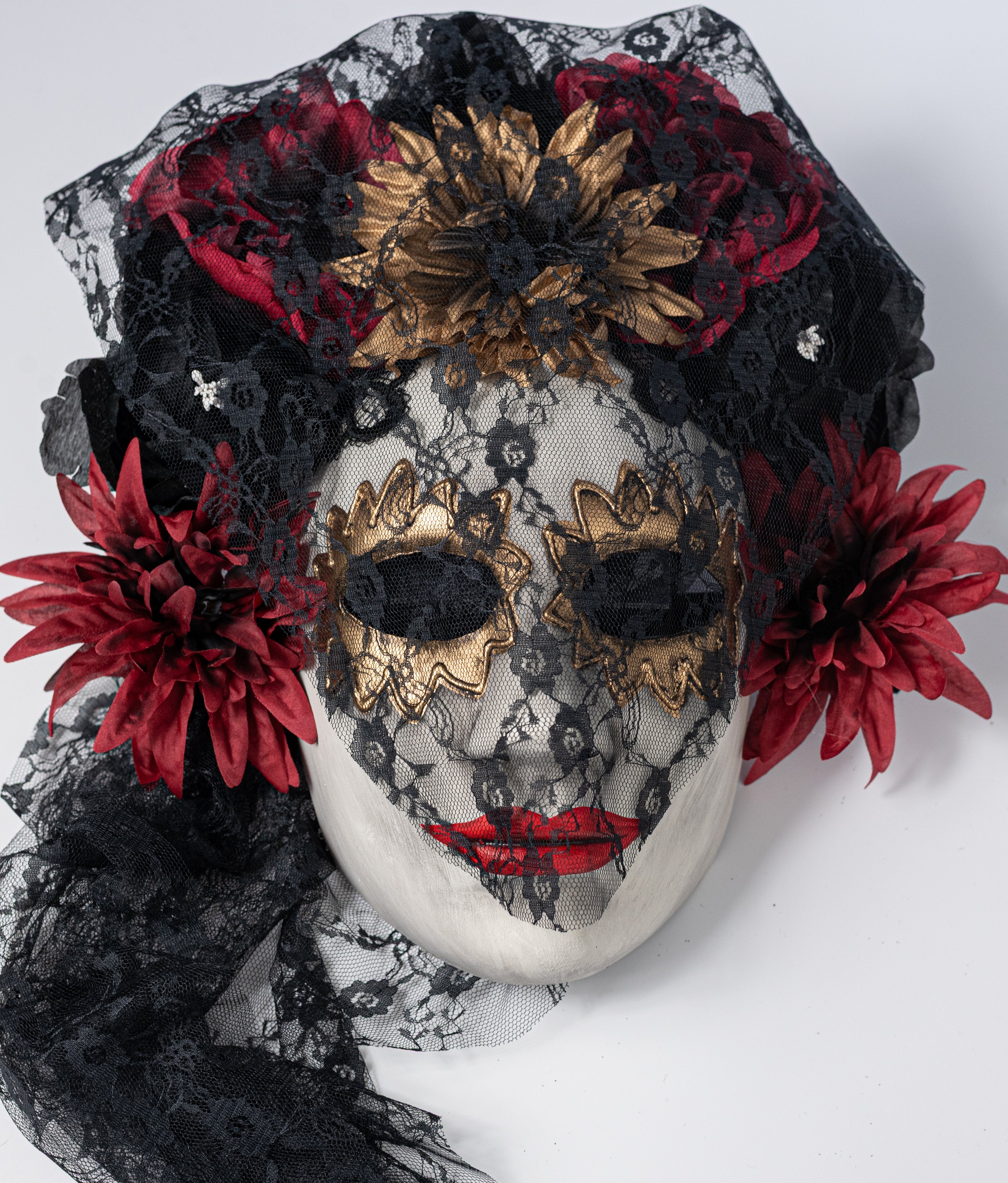 14" Veiled Lace Floral Mask: Black & Red  detail photo 4