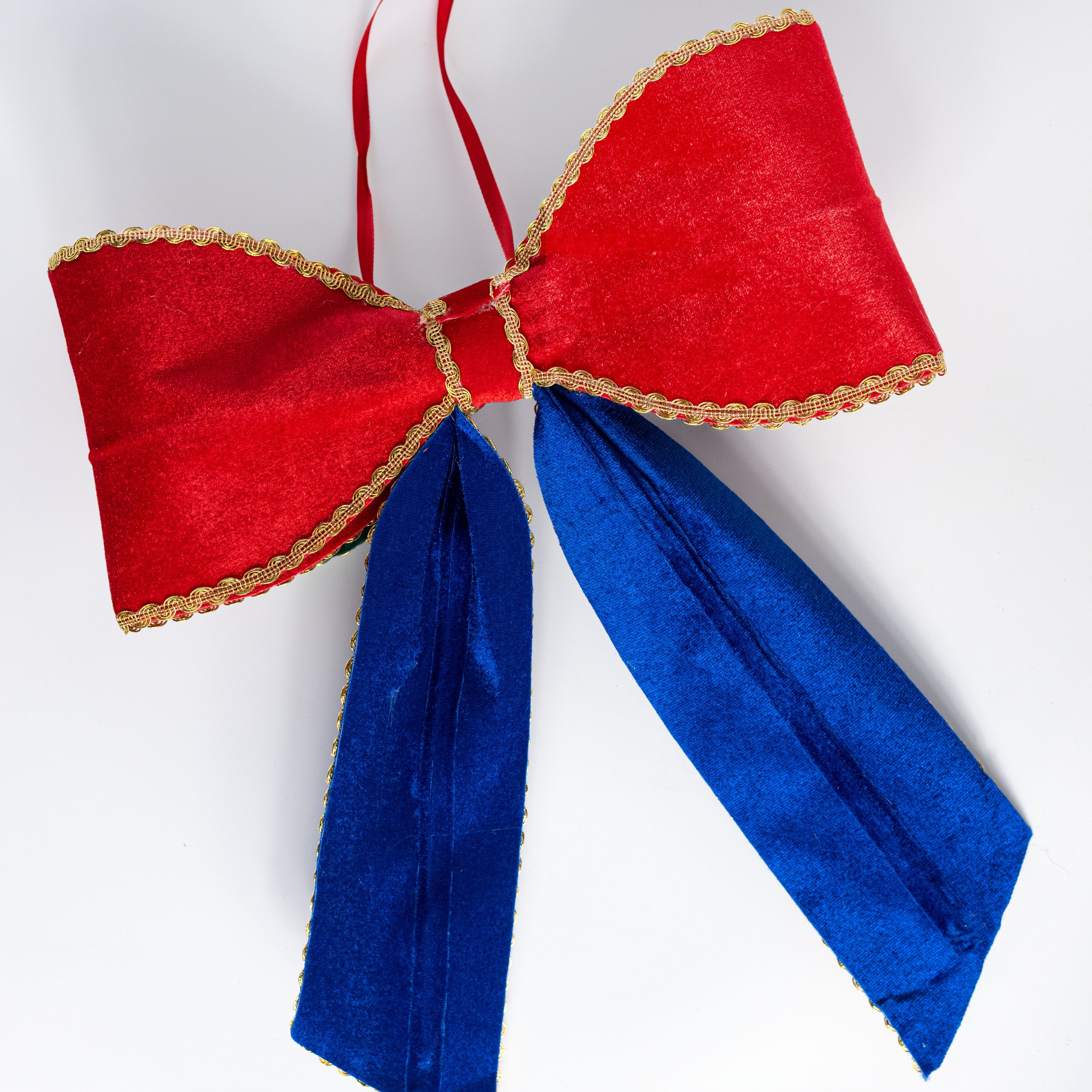 15" x 12" Velvet & Gem Bow: Preppy Christmas detail photo 6