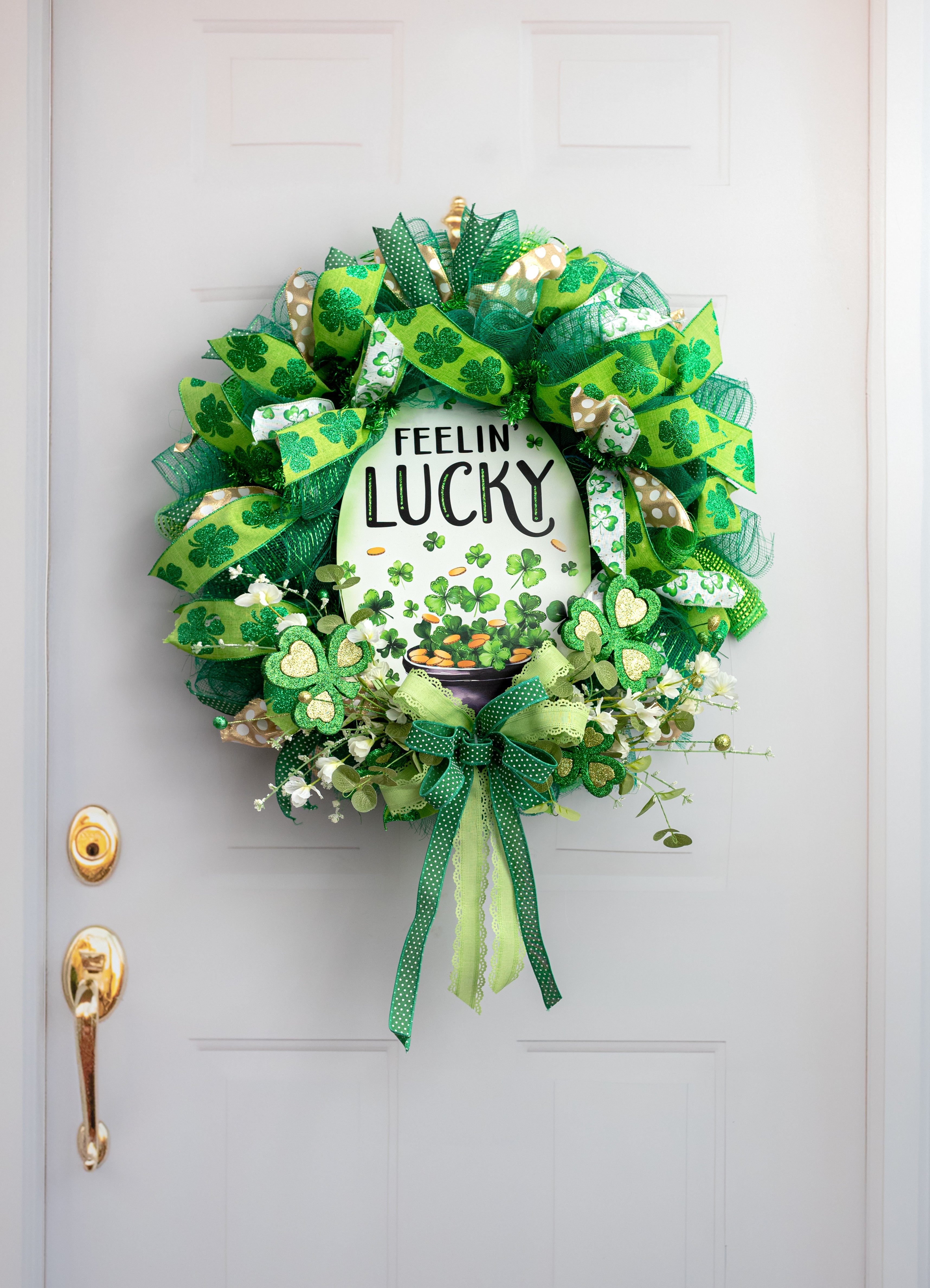 15" Oval Metal Sign: Glittered Feeling Lucky detail photo 4