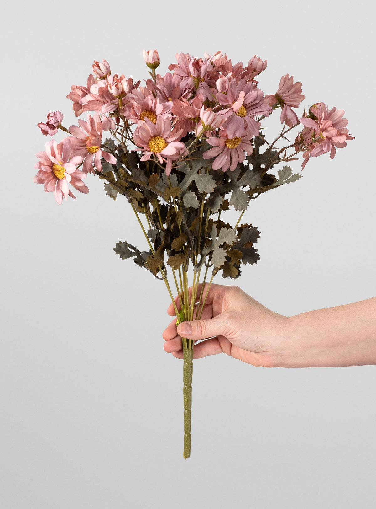 17" Chrysanthemum Bush: Mauve Pink (12 Stem) detail photo 3