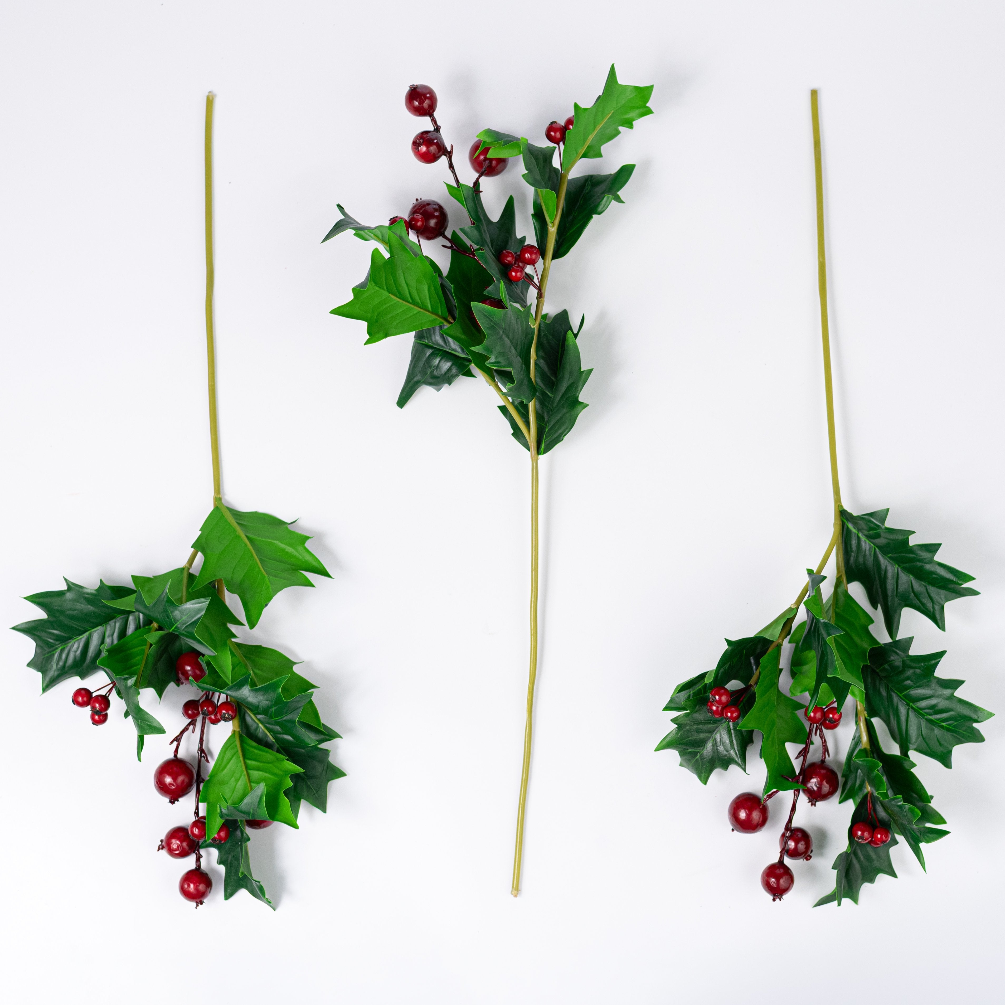 17" Holly Leaf & Berries Pick Bundle (3 Stem) detail photo 4