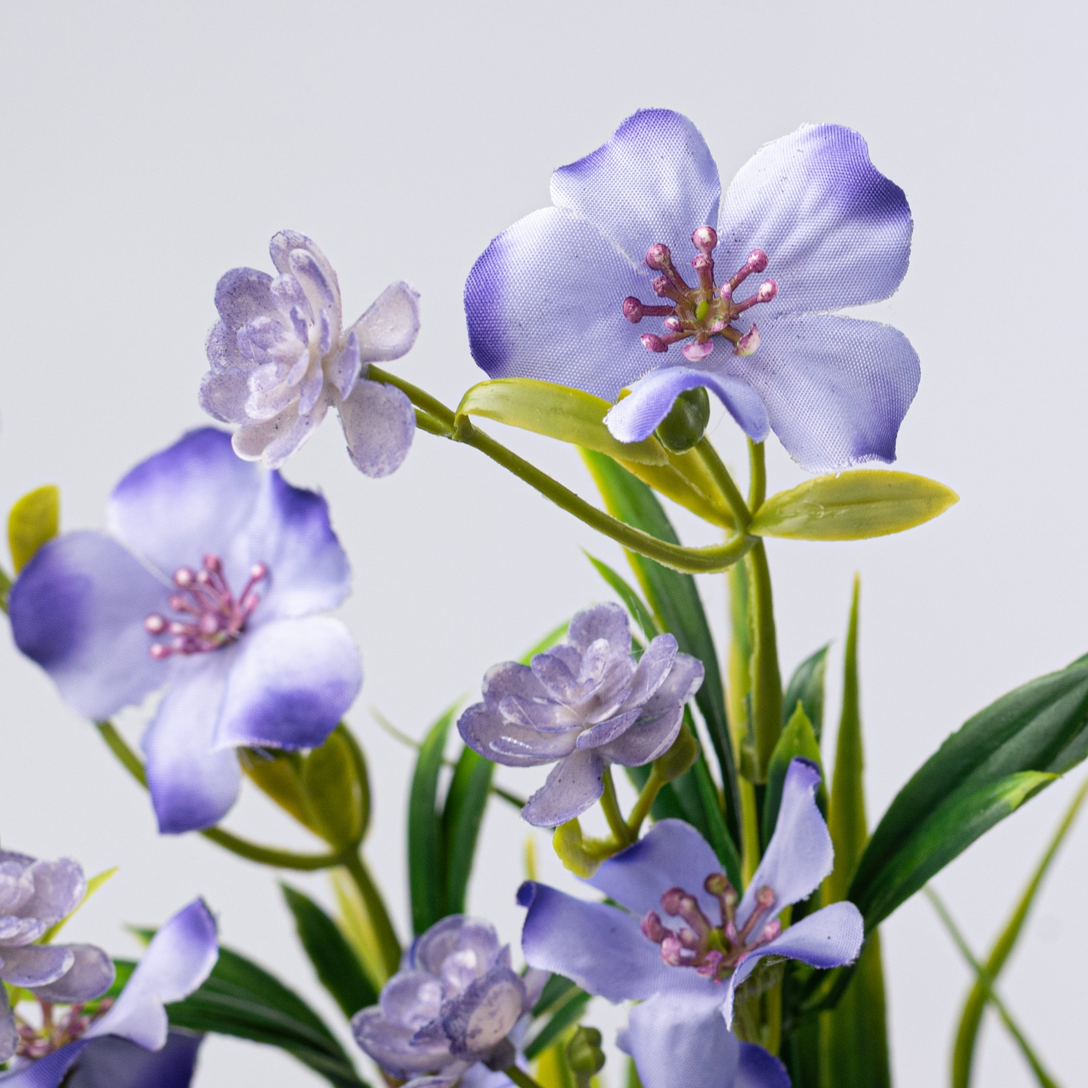 17â Wildflower Filler Bush: Lavender (9 Stem) Lifestyle Photo