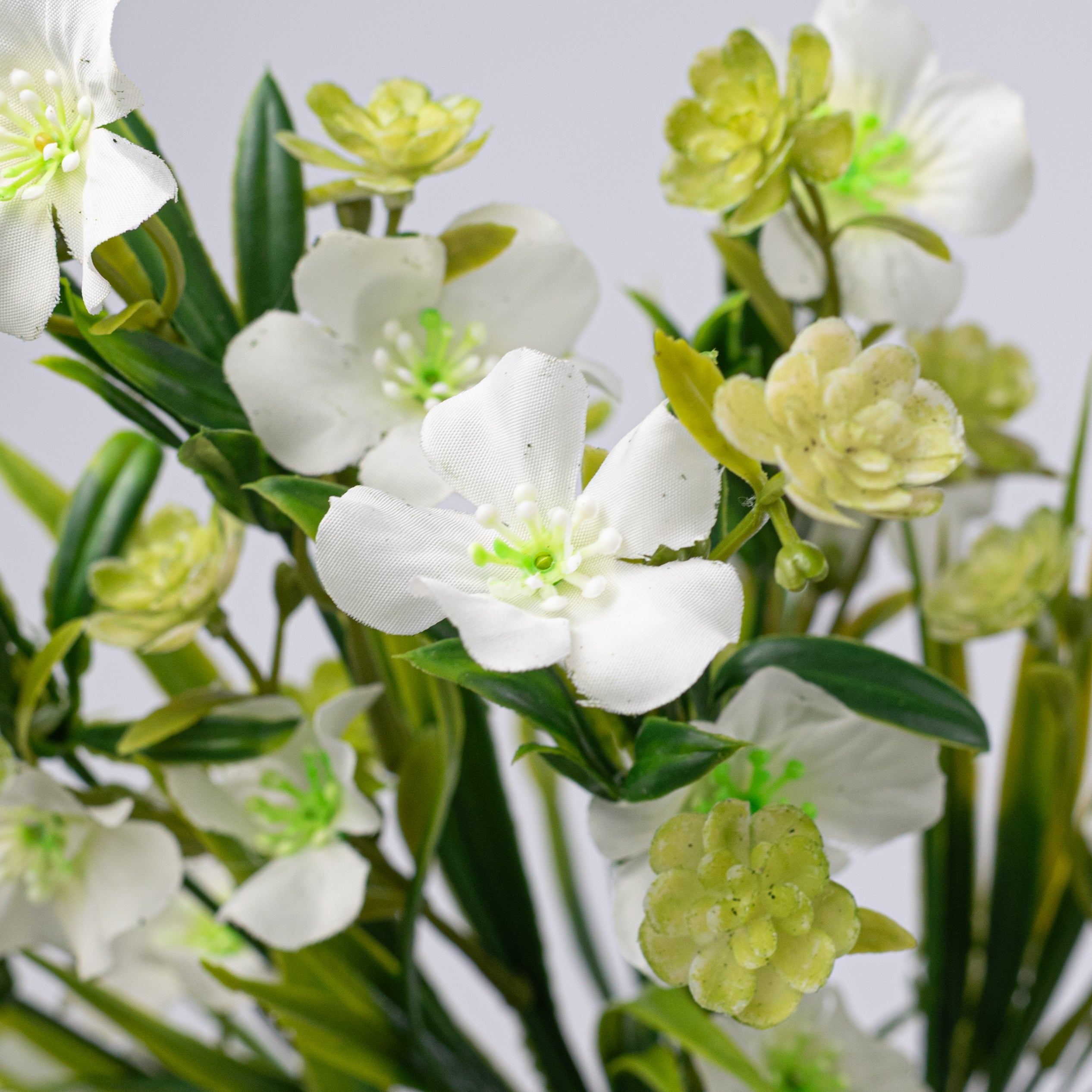 17â Wildflower Filler Bush: White Cream (9 Stem) Lifestyle Photo