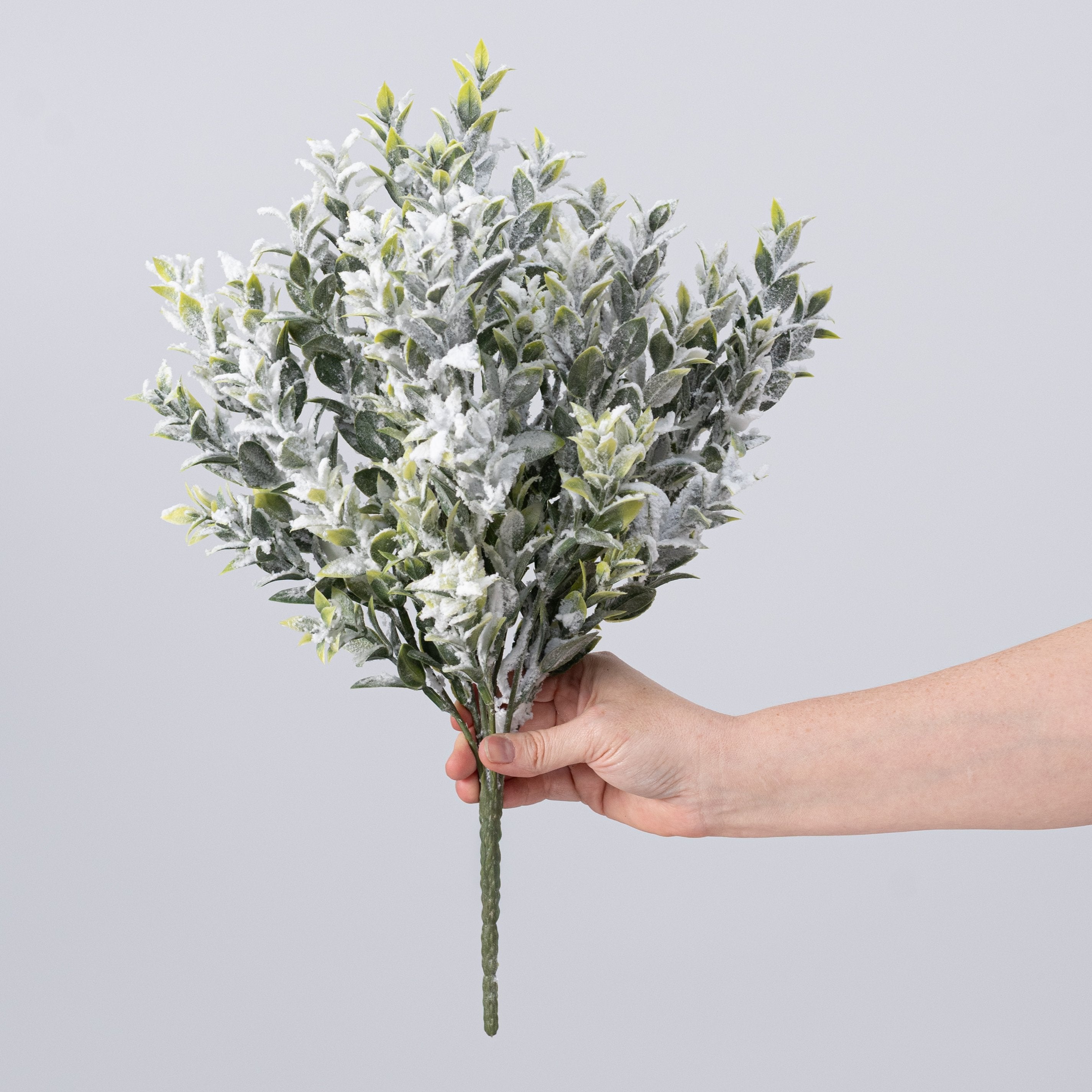 18" Flocked Tea Leaf Bush (7 Stem) detail photo 3