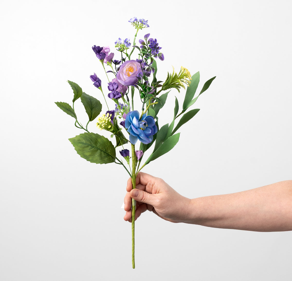 18" Mixed Ranunculus Garden Spray: Purple & Blue detail photo 3