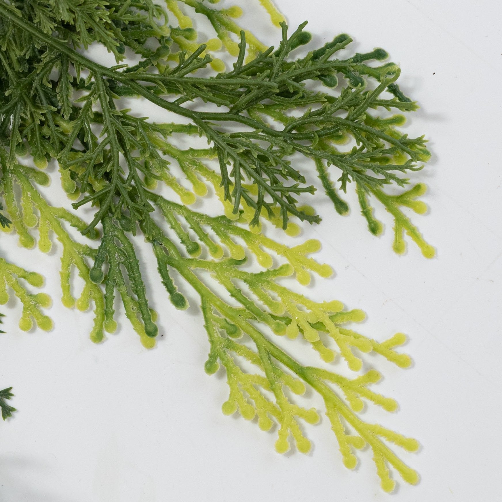 19" Soft Touch Mixed Green Mountain Cedar Teardrop detail photo 3